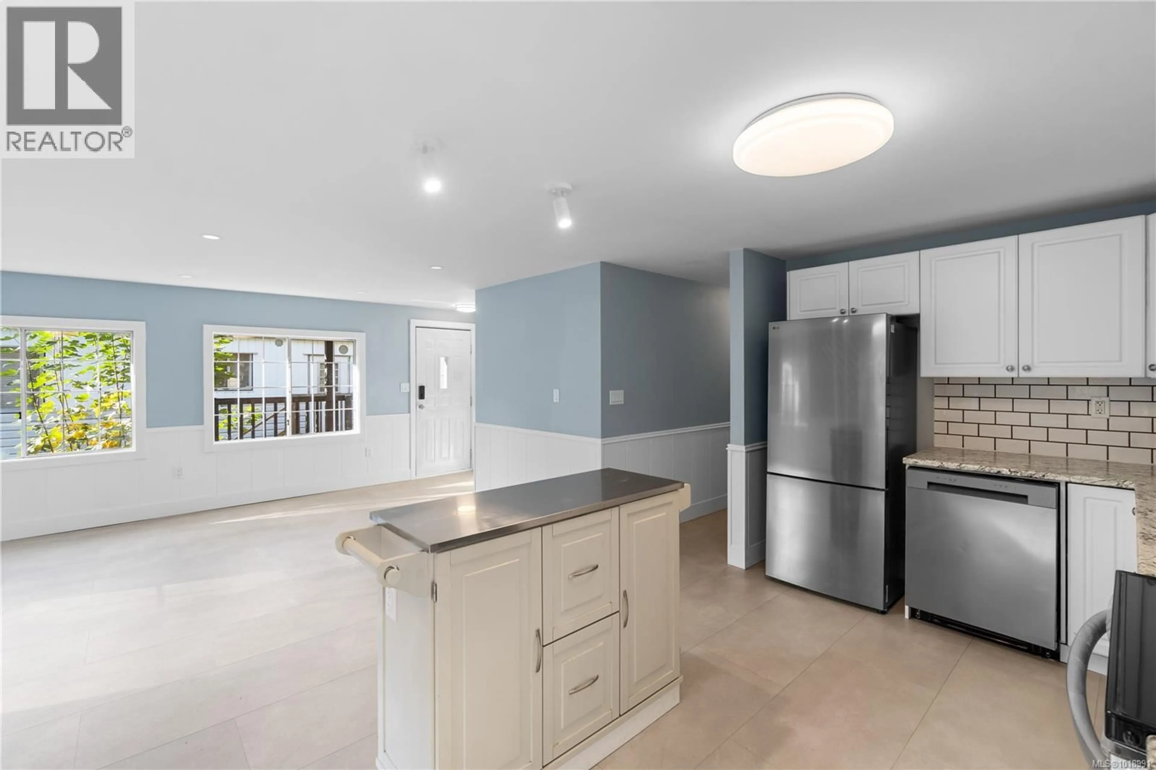 Open concept kitchen, ceramic/tile floor for 6 - 3449 HALLBERG ROAD, Nanaimo British Columbia V9G1L2