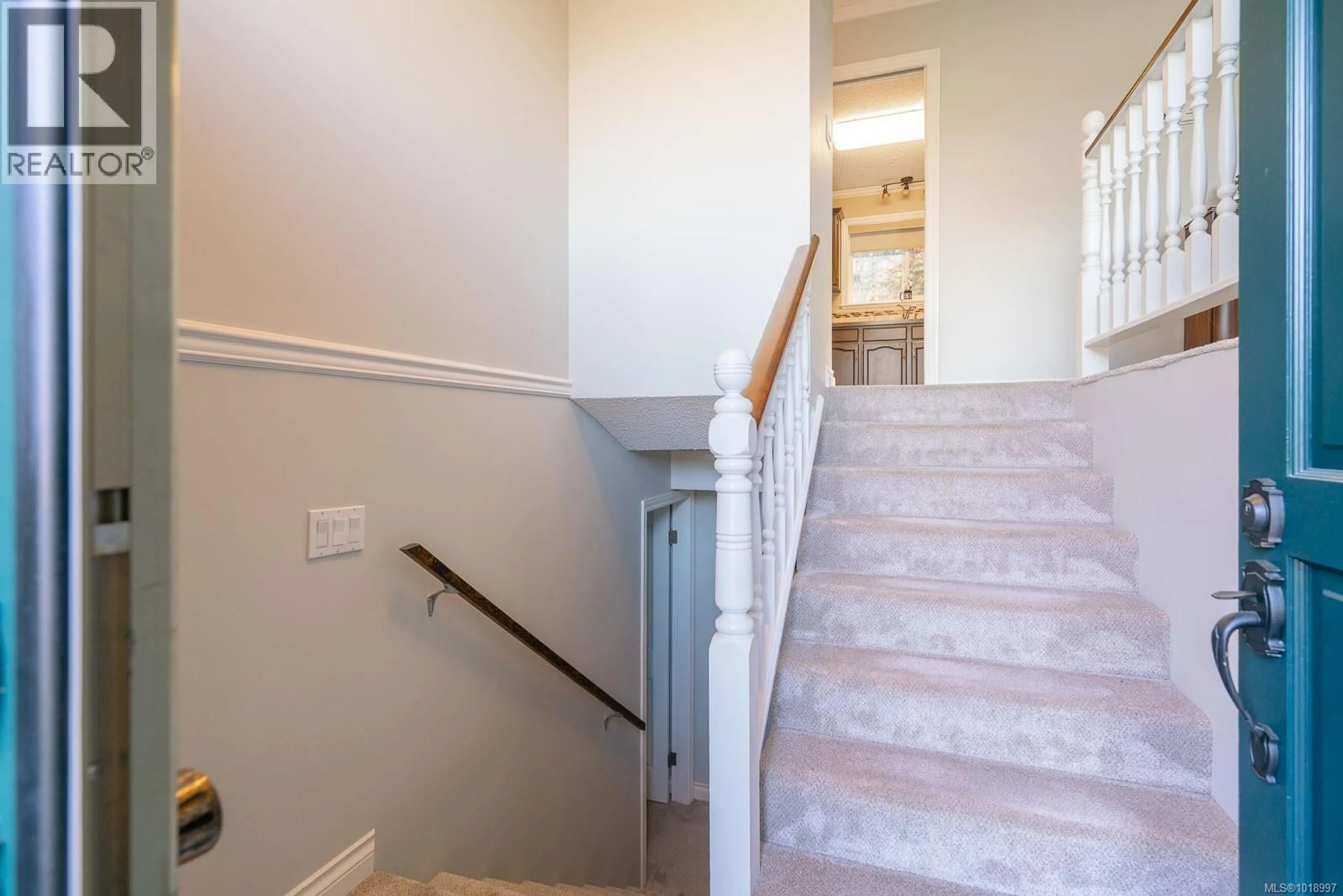 Stairs for 2808 ROSEBOROUGH AVENUE, Port Alberni British Columbia V9Y7V8