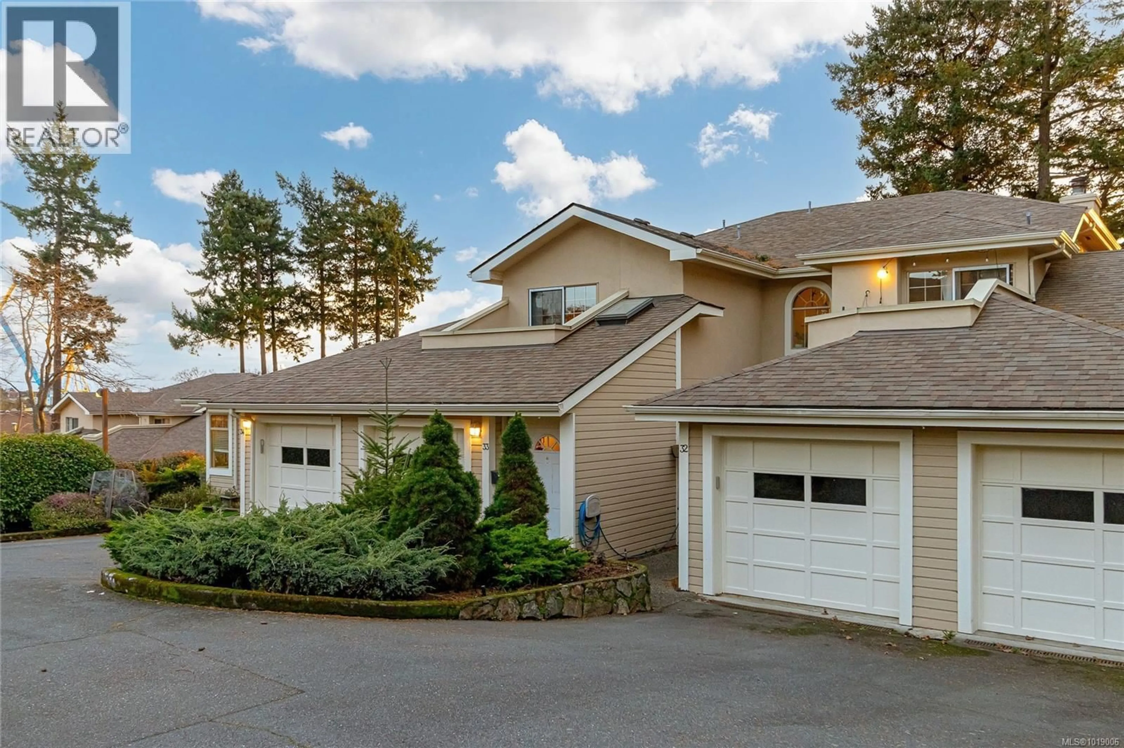 Unknown for 33 - 909 ADMIRALS ROAD, Esquimalt British Columbia V9A2P1