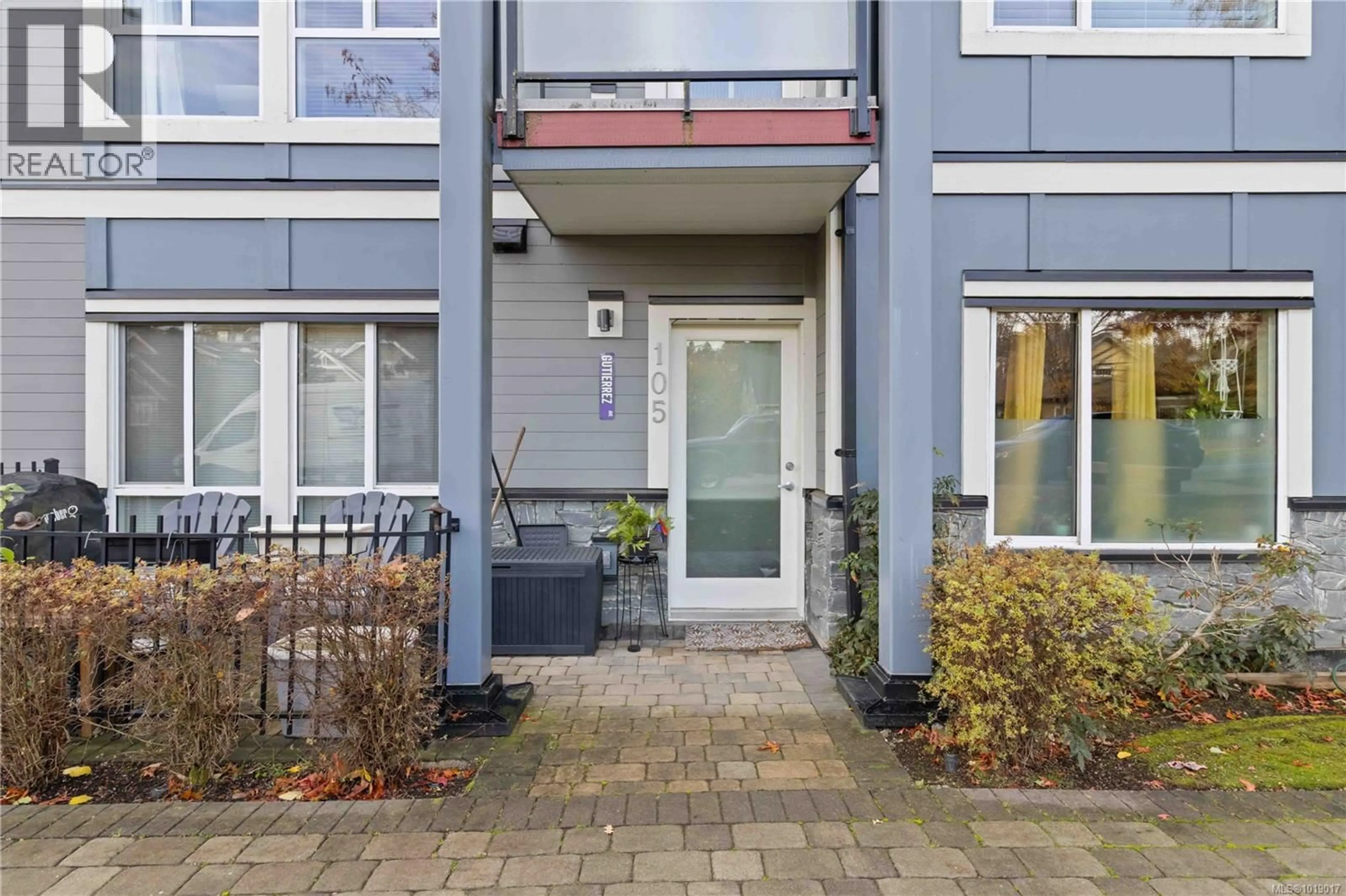 Patio, street for 105 - 4050 DOUGLAS STREET, Saanich British Columbia V8X0A5