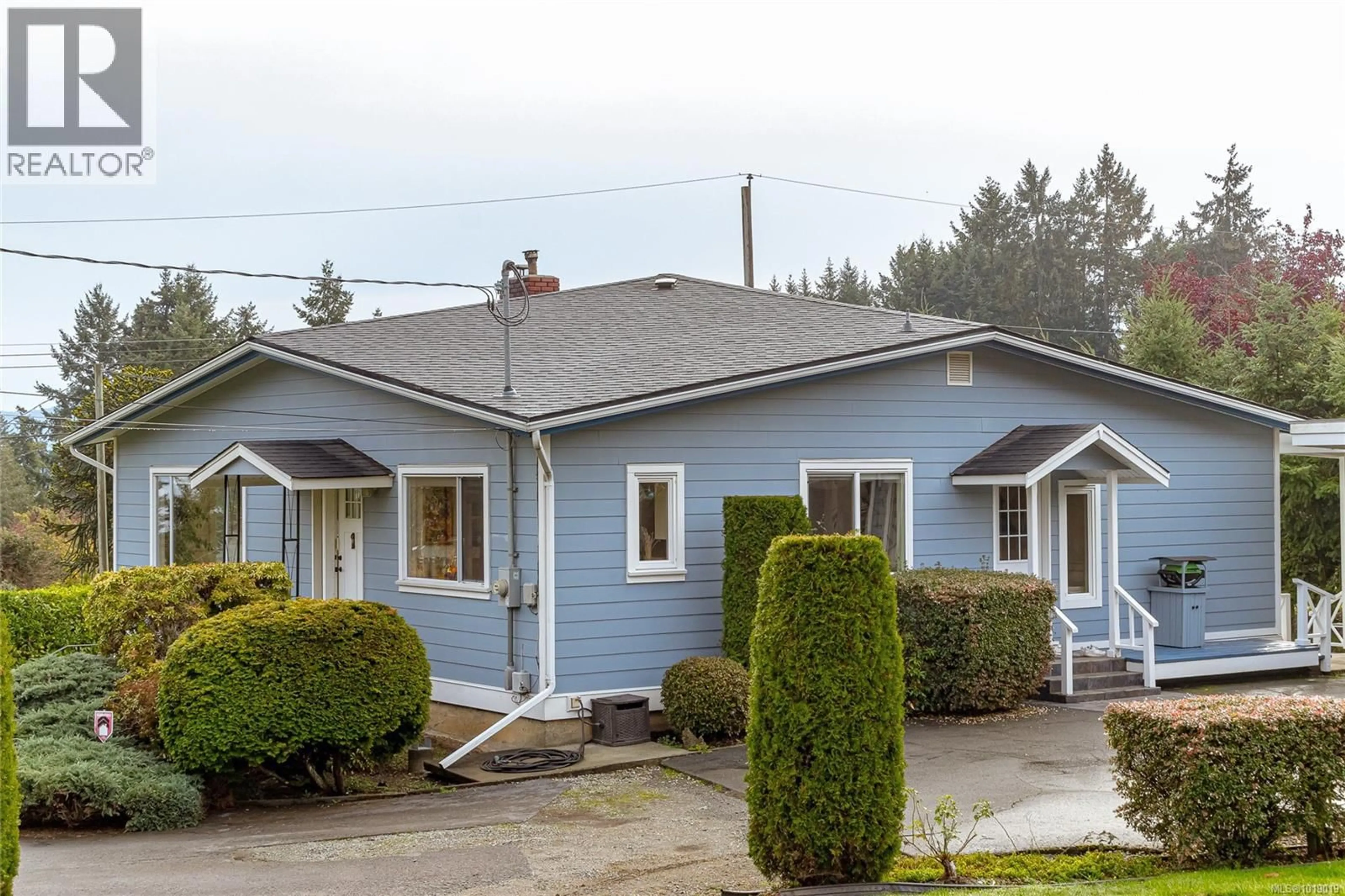 Home with vinyl exterior material, street for 660 FRAYNE ROAD, Mill Bay British Columbia V9H1C3