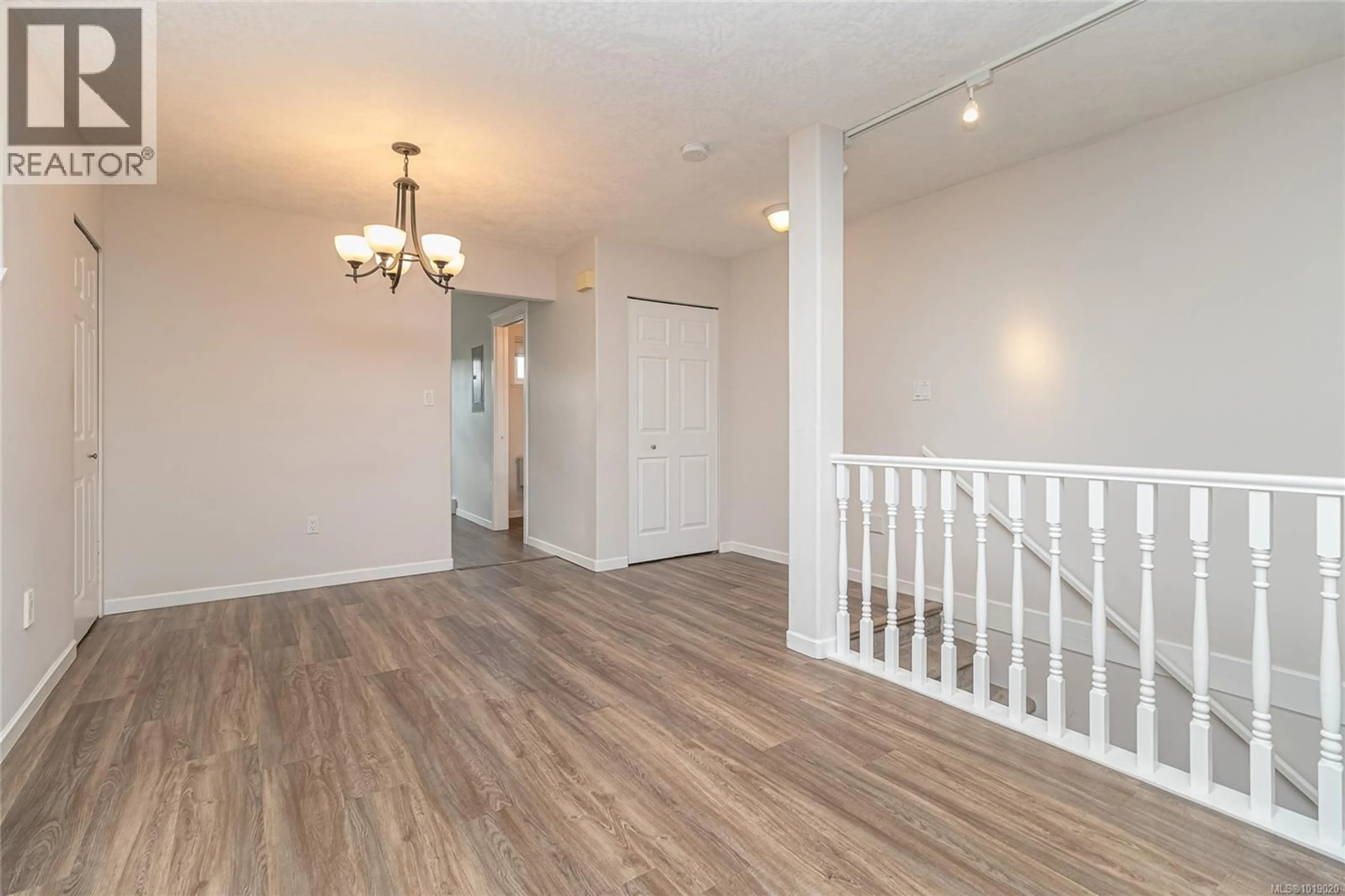 Unknown for 13 - 1043 CALEDONIA AVENUE, Victoria British Columbia V8T1E7