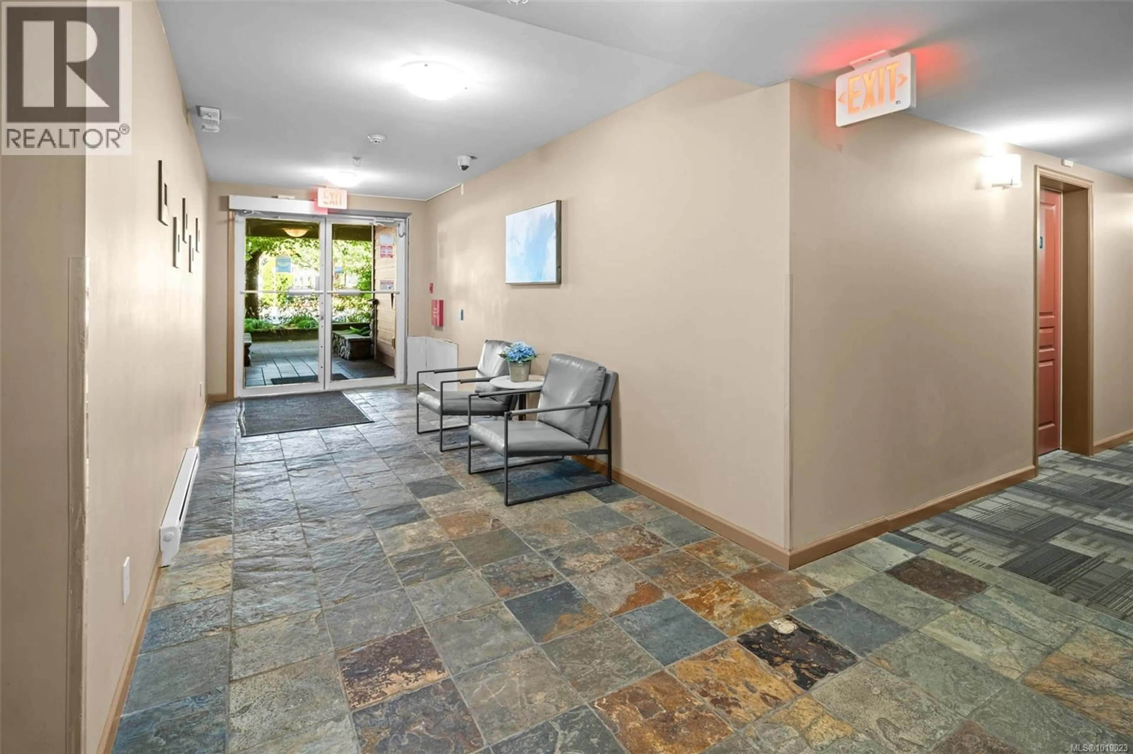 Lobby for 102 - 655 GOLDSTREAM AVENUE, Langford British Columbia V9B0G2