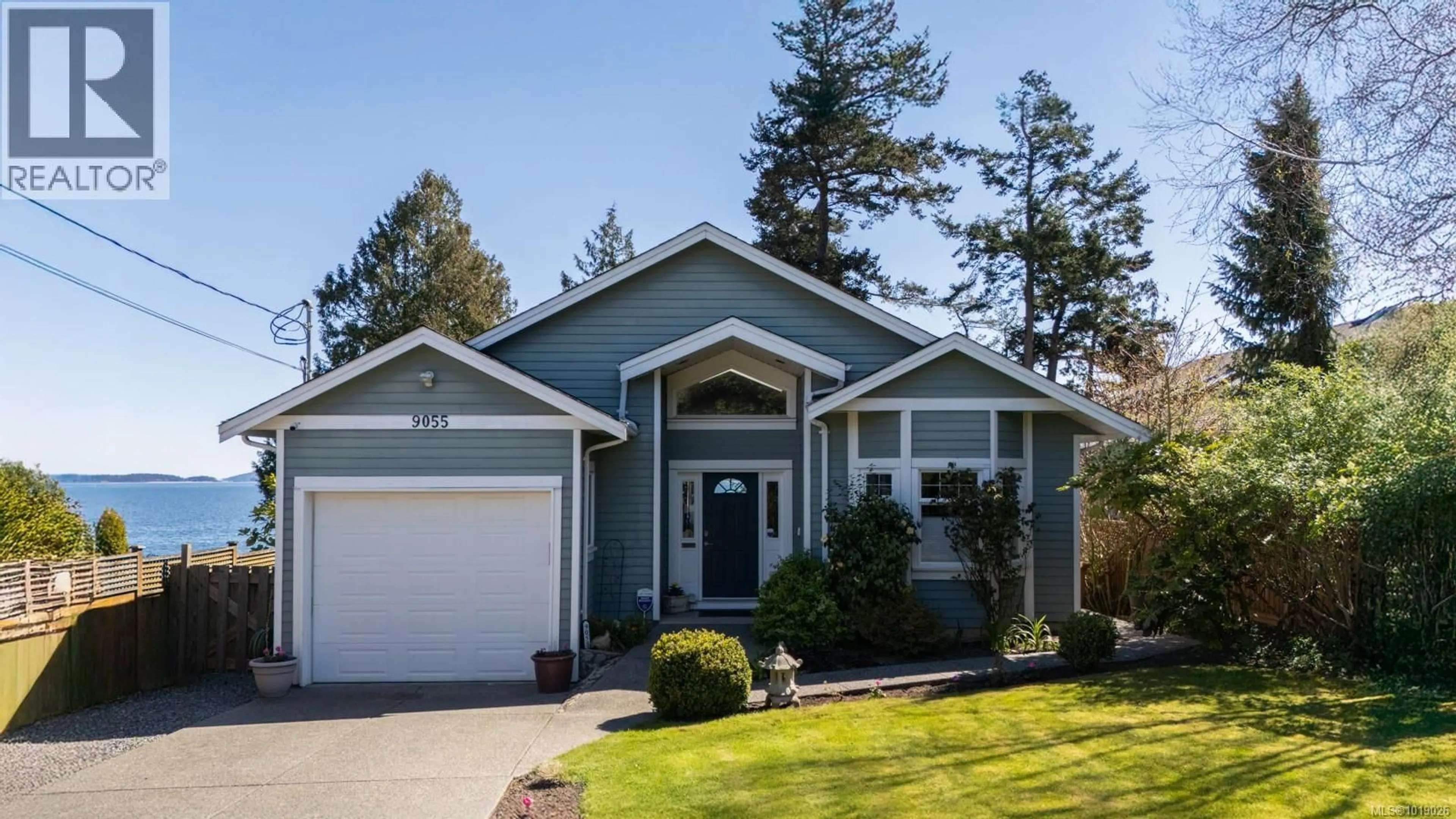 Home with vinyl exterior material, street for 9055 LOCHSIDE DRIVE, North Saanich British Columbia V8L1N1