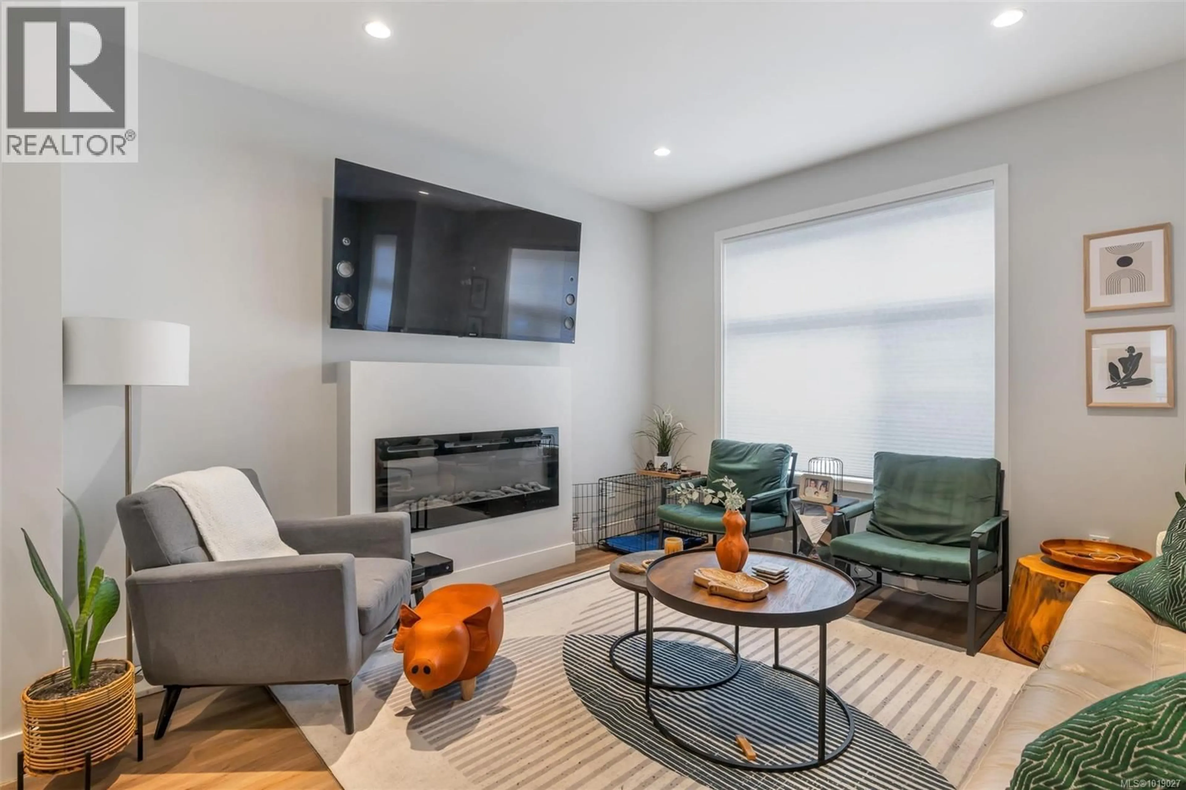 Living room with furniture, unknown for 108 - 2130 TRIANGLE TRAIL, Langford British Columbia V9C0R2