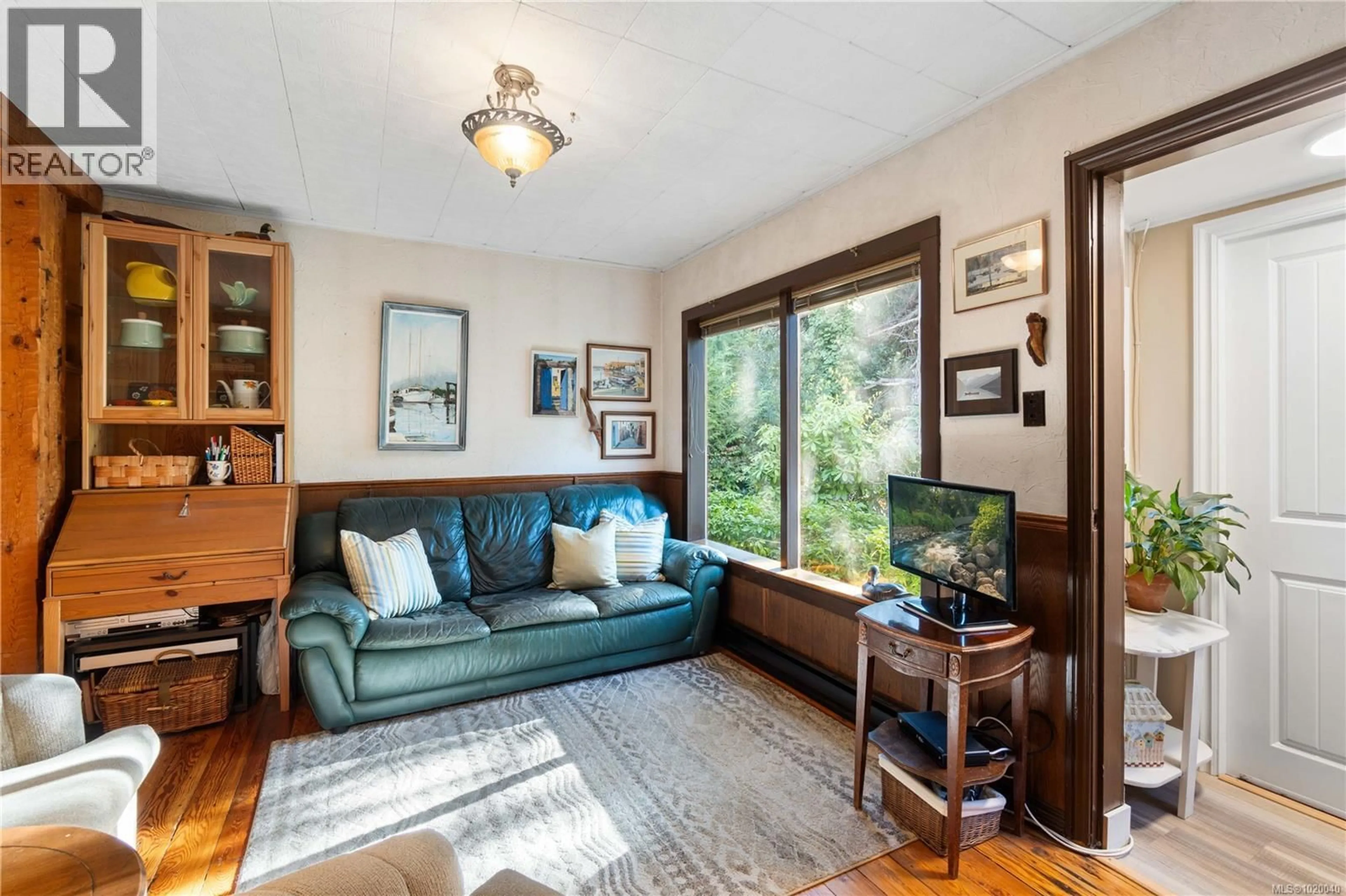 Living room with furniture, unknown for 681 TURNER ROAD, Parksville British Columbia V9P1T7