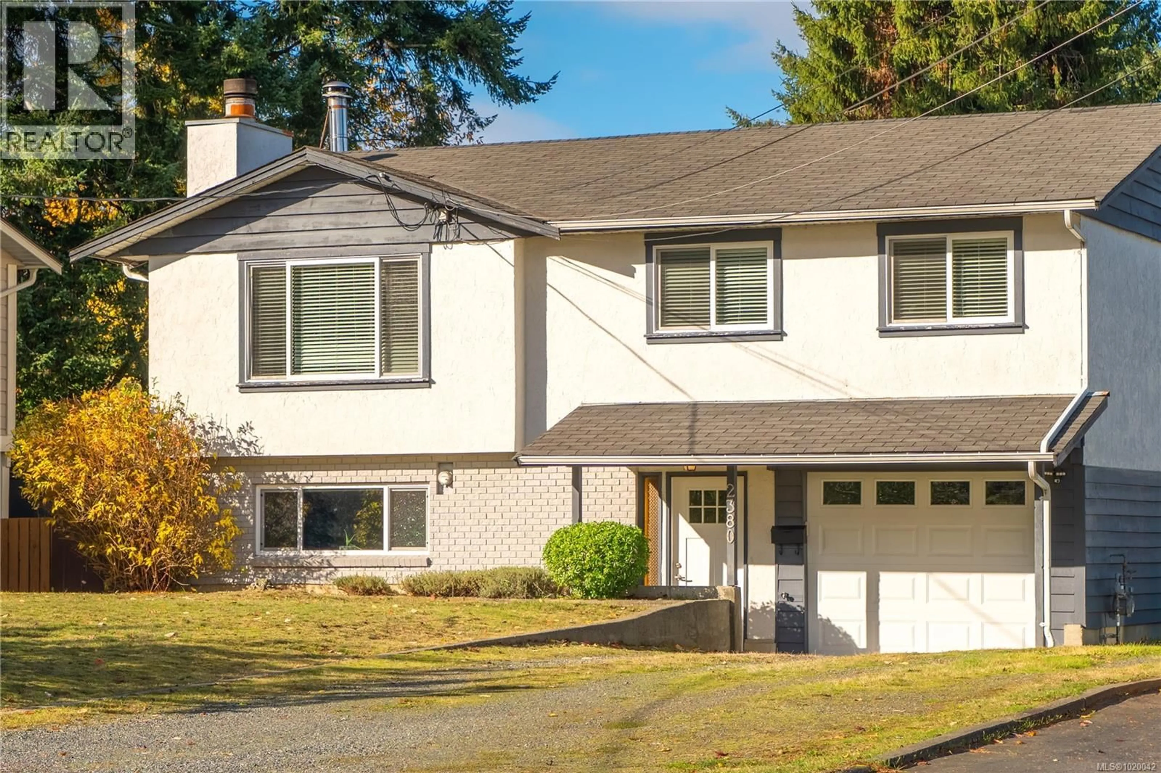 Home with vinyl exterior material, street for 2380 ROSSTOWN ROAD, Nanaimo British Columbia V9T3R7