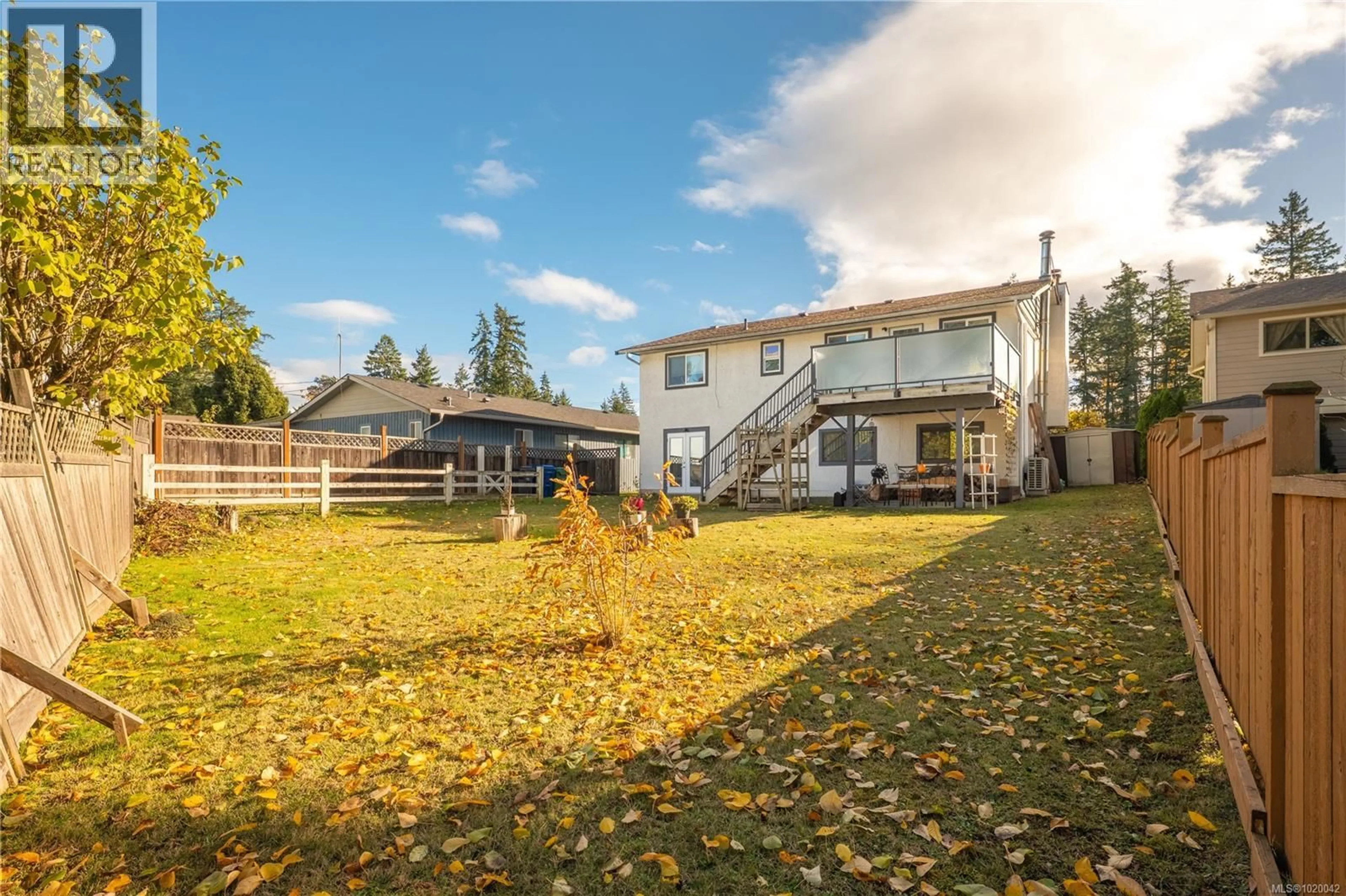 A pic from outside/outdoor area/front of a property/back of a property/a pic from drone, unknown for 2380 ROSSTOWN ROAD, Nanaimo British Columbia V9T3R7