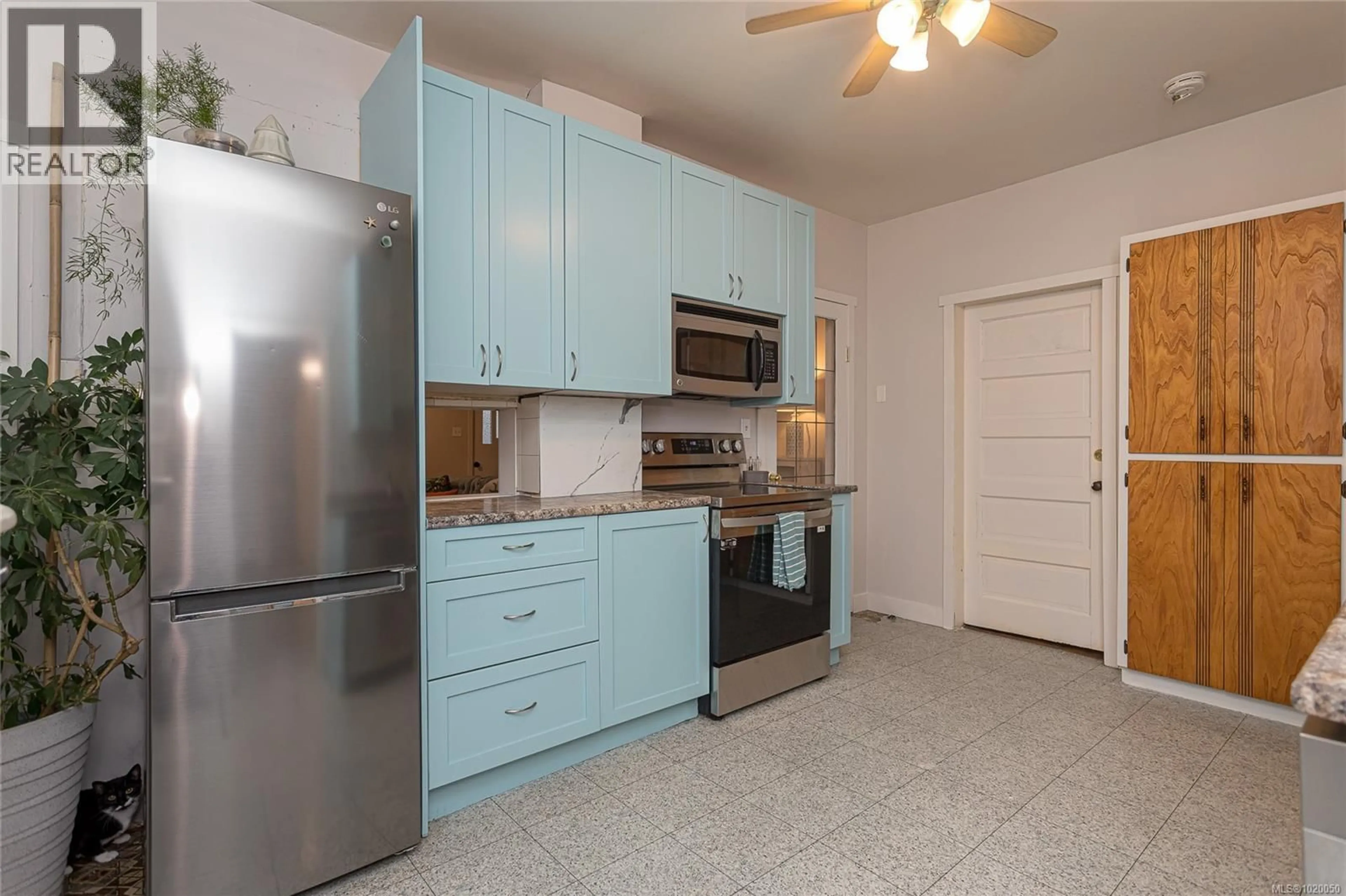 Standard kitchen, unknown for 683 POWELL STREET, Duncan British Columbia V9L3V8