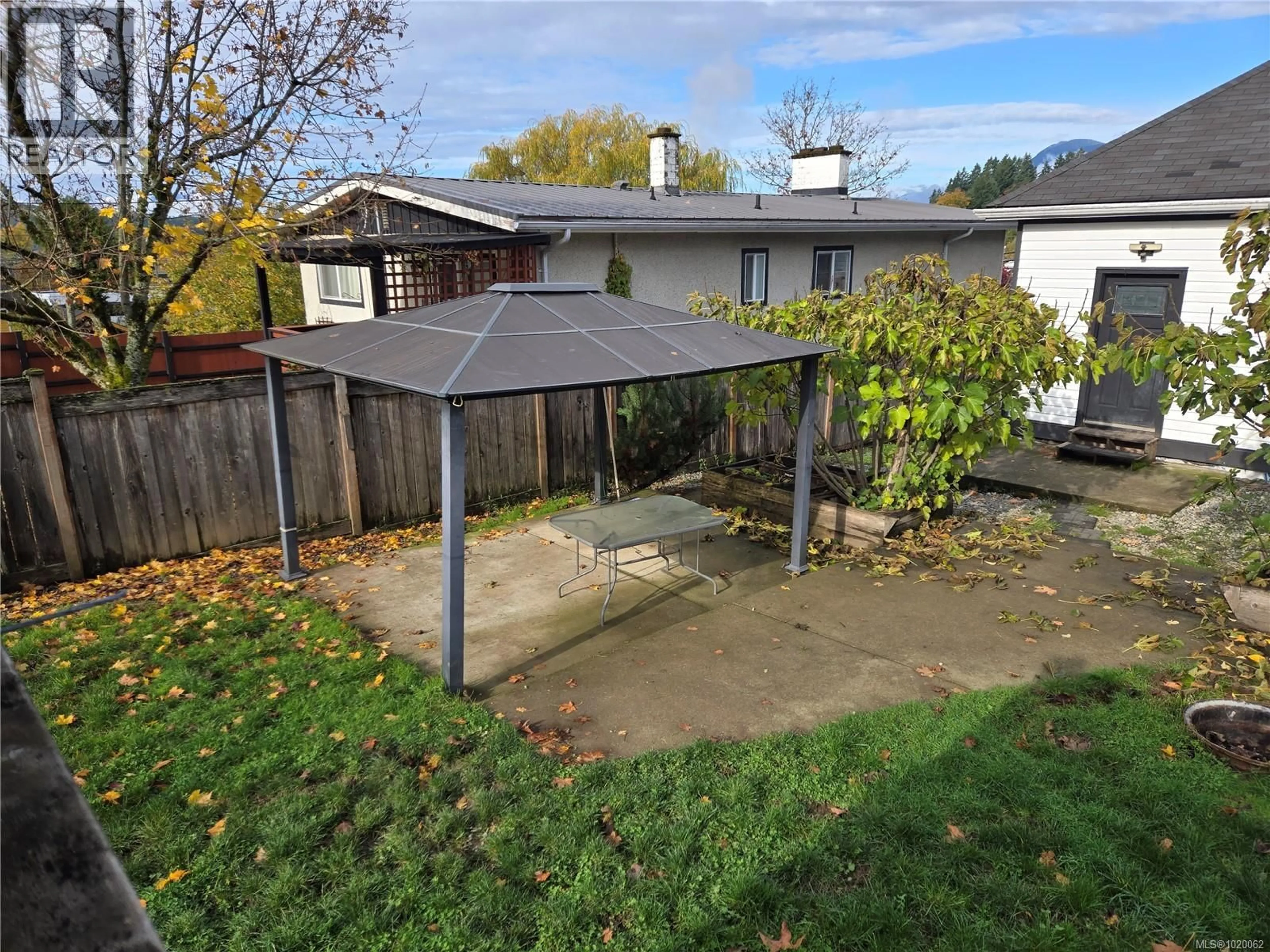 A pic from outside/outdoor area/front of a property/back of a property/a pic from drone, street for 4764 BURDE STREET, Port Alberni British Columbia V9Y3J8