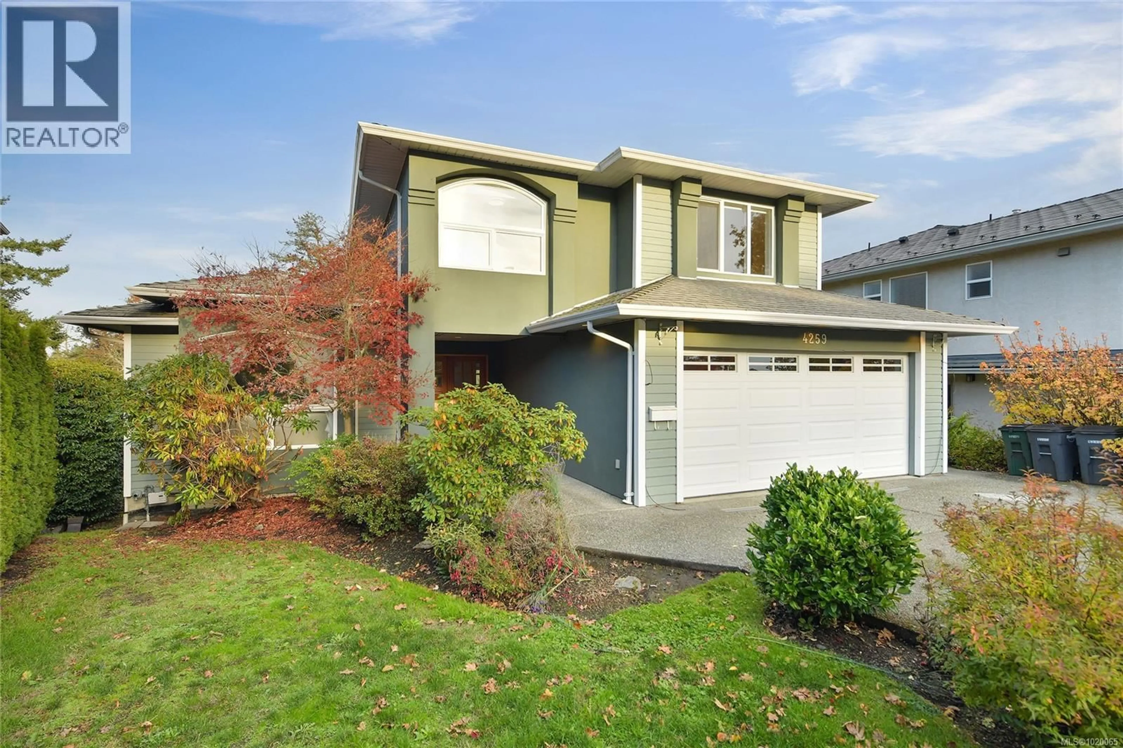 Home with vinyl exterior material, street for 4259 WESTERVELT PLACE, Saanich British Columbia V8X5C1