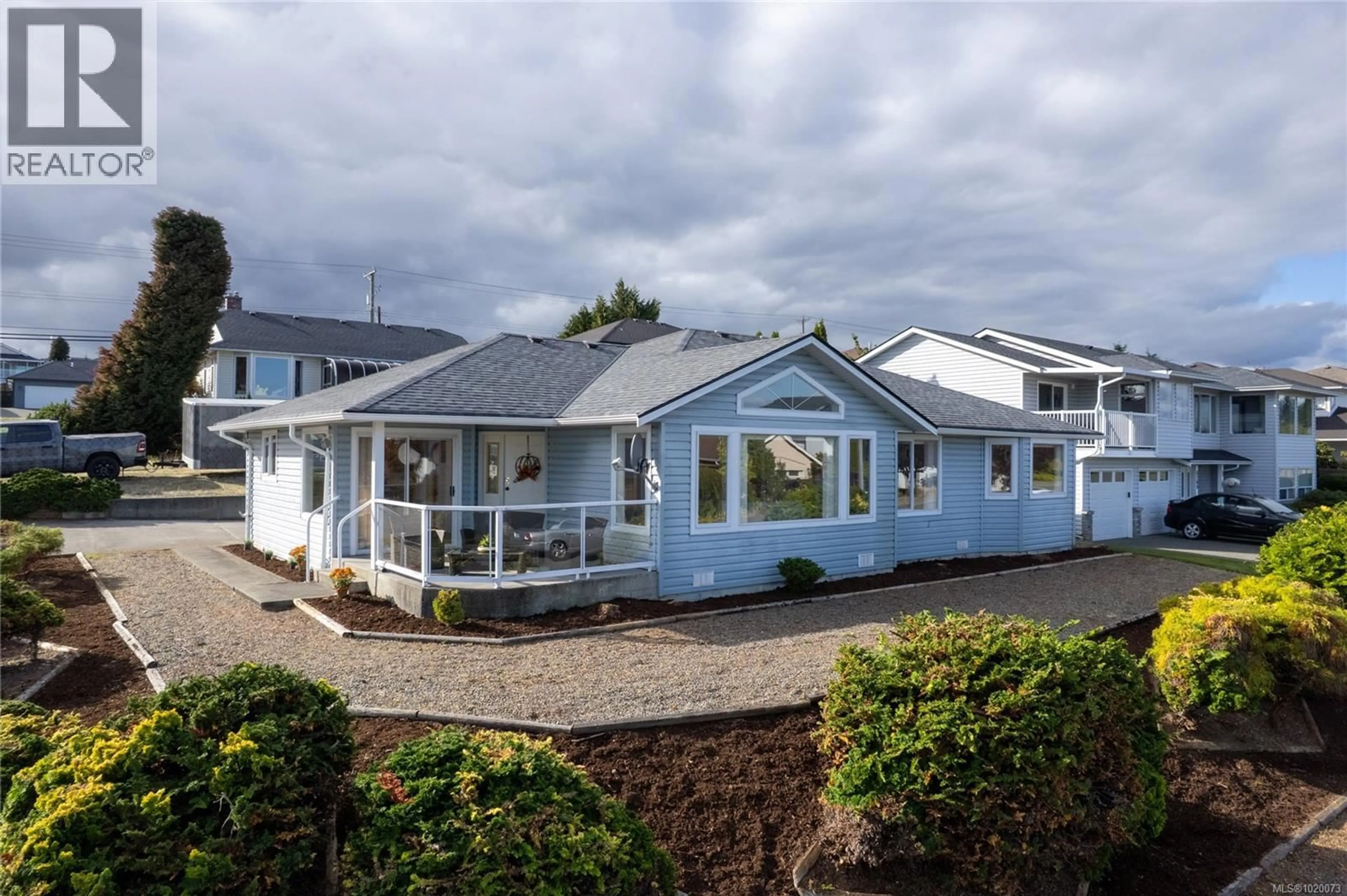 A pic from outside/outdoor area/front of a property/back of a property/a pic from drone, unknown for 6283 INVERMERE ROAD, Nanaimo British Columbia V9V1K9