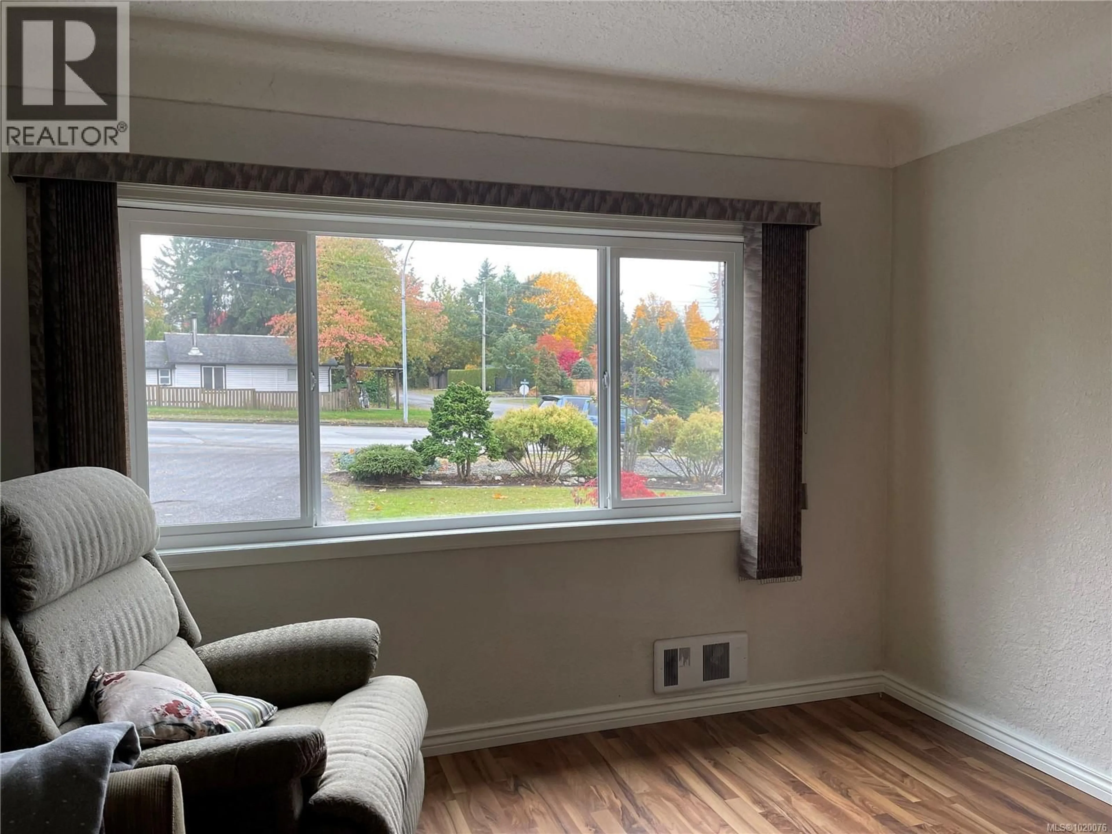 Living room with furniture, unknown for 4301 ARROWSMITH ROAD, Port Alberni British Columbia V9Y5P5