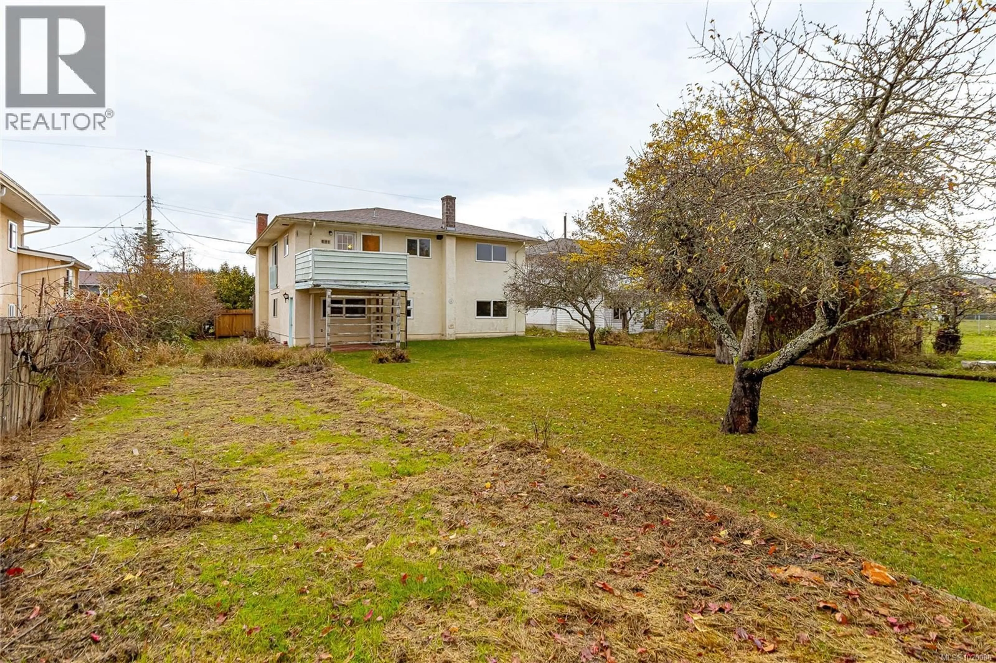 A pic from outside/outdoor area/front of a property/back of a property/a pic from drone, unknown for 1711 TEAKWOOD ROAD, Saanich British Columbia V8P3C8