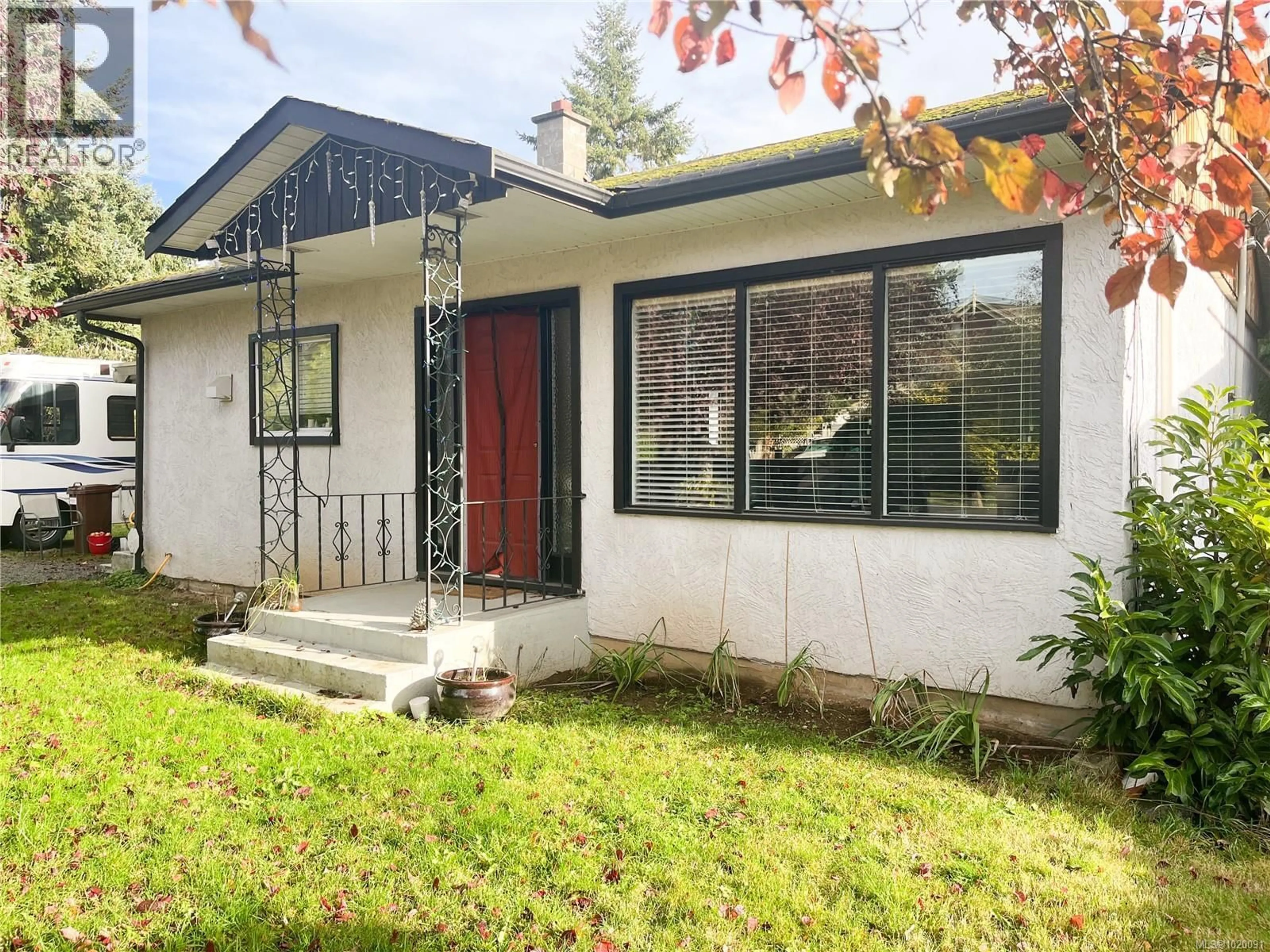 Home with vinyl exterior material, street for 1193 DIGNAN ROAD, Central Saanich British Columbia V8M1H4