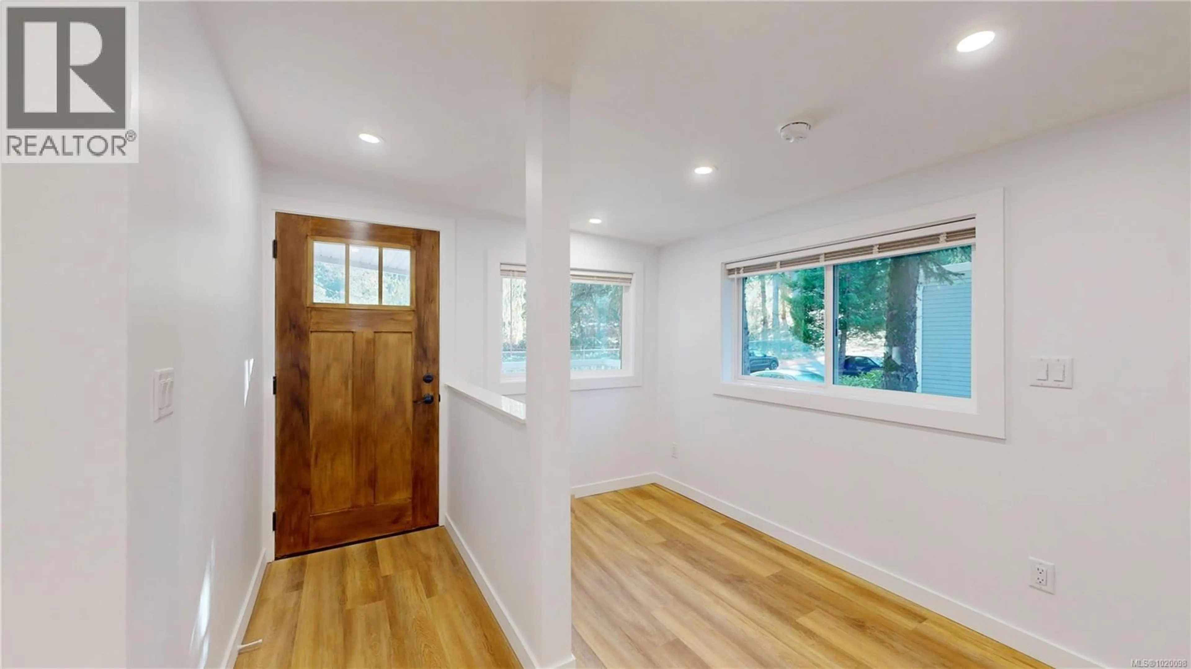 Indoor entryway for 48 - 2785 WALLBANK ROAD, Shawnigan Lake British Columbia V8H2A5