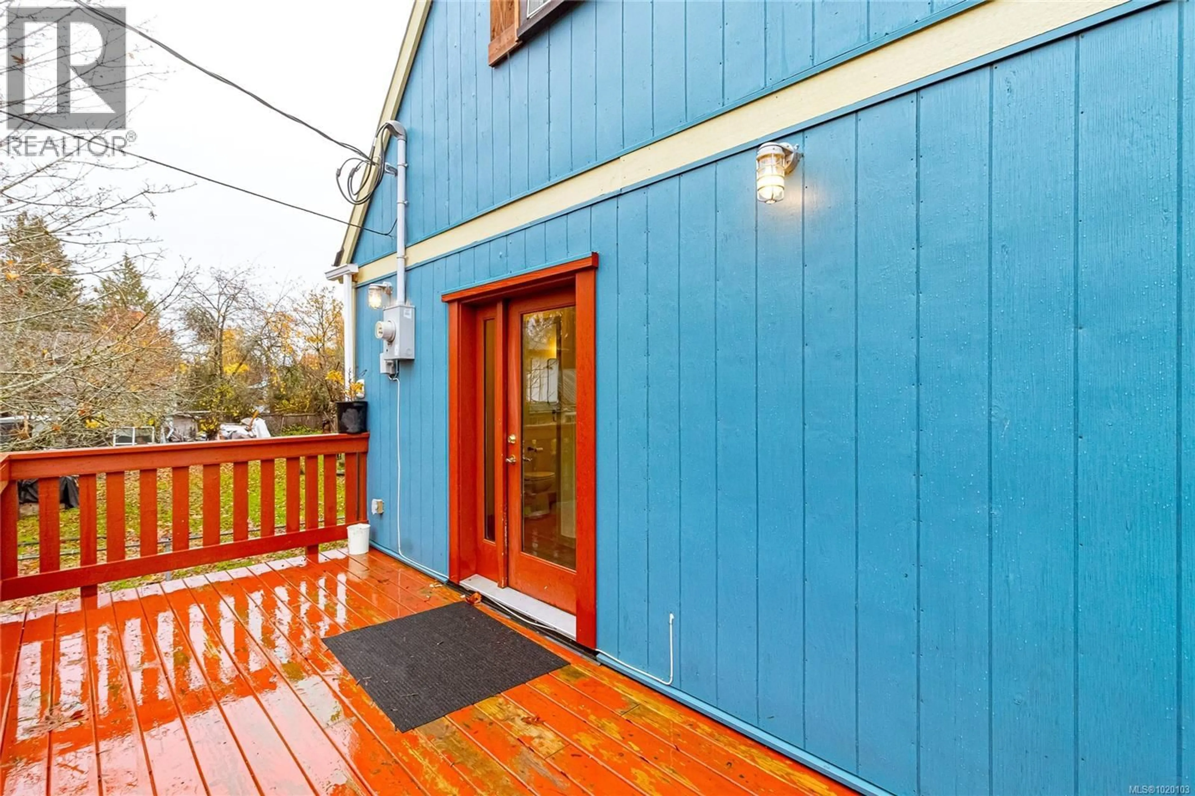 Home with vinyl exterior material, street for 84 LAKEVIEW AVENUE, Lake Cowichan British Columbia V0R2G0