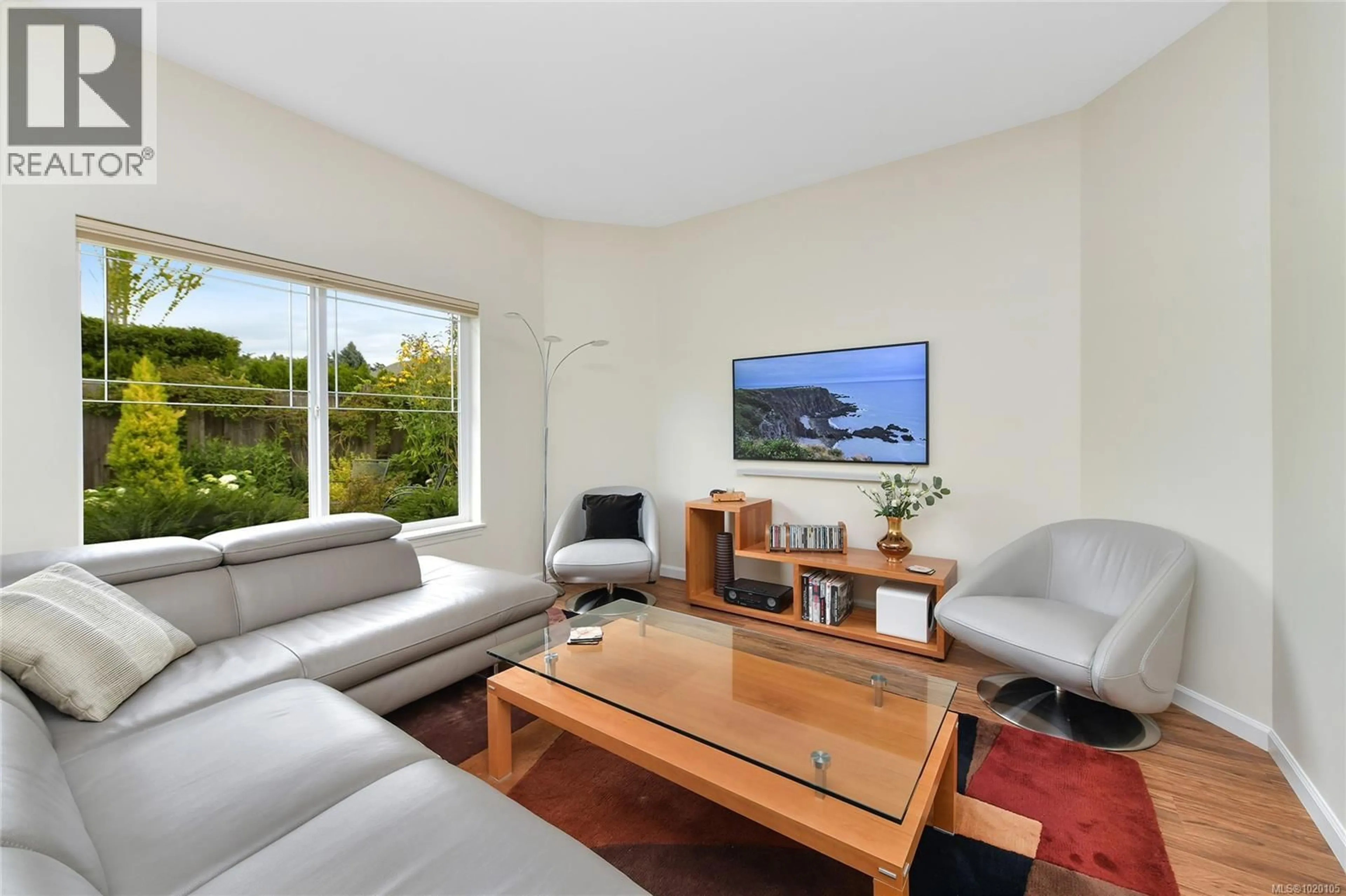 Living room with furniture, unknown for 1967 POLO PARK COURT, Central Saanich British Columbia V8M2K1