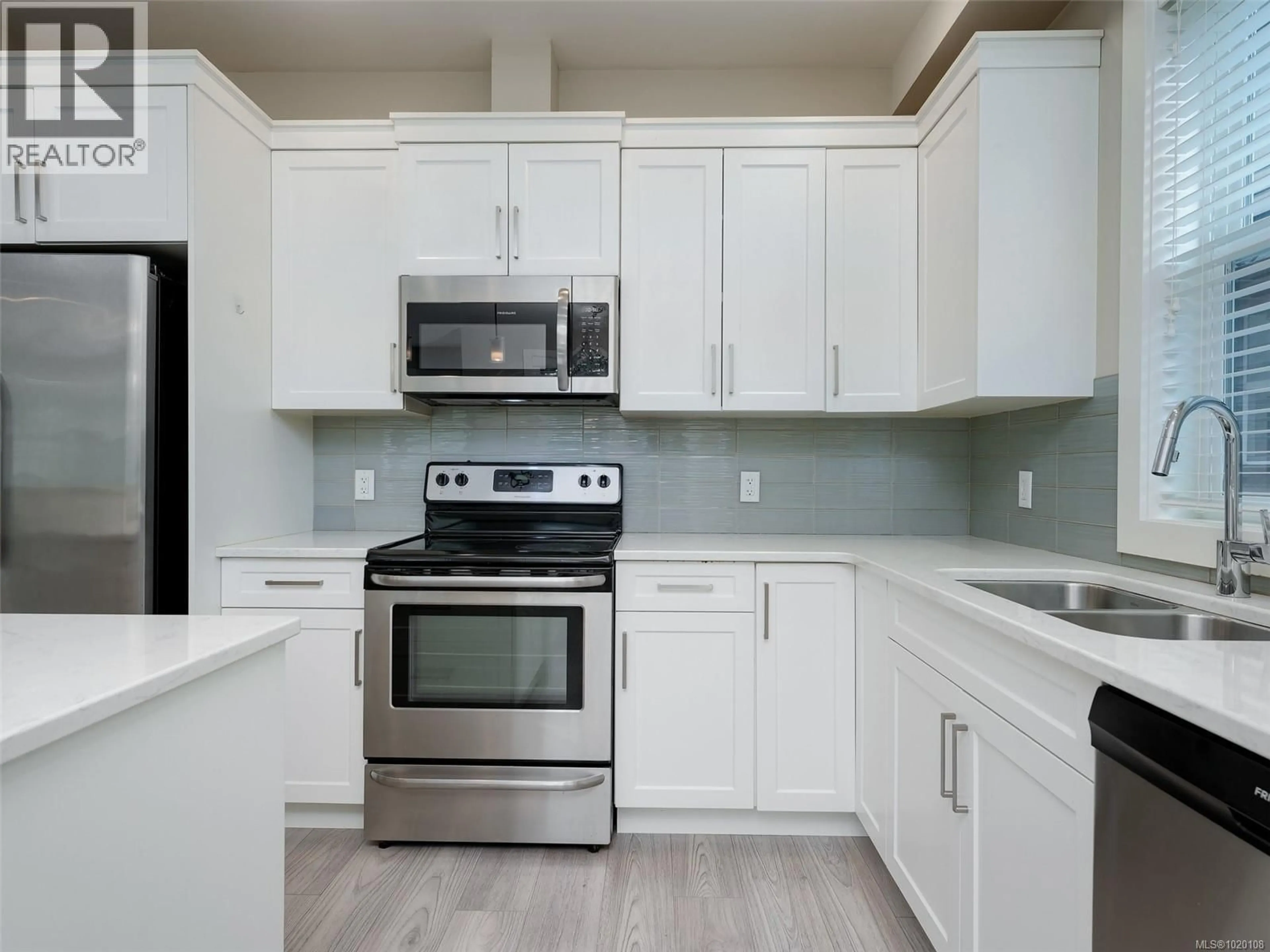 Standard kitchen, unknown for 6503 CALLUMWOOD LANE, Sooke British Columbia V9Z0W3