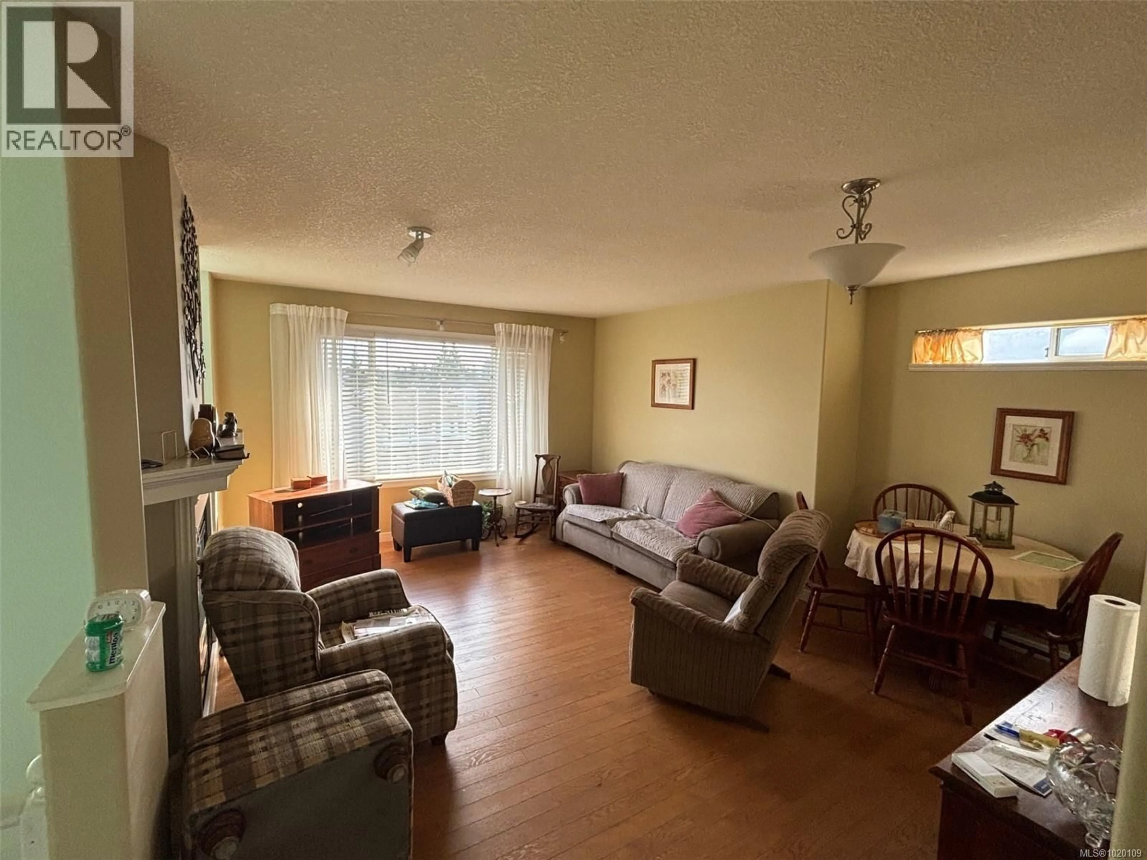 Living room with furniture, unknown for 5129 KAITLYNS WAY, Nanaimo British Columbia V9T5W1
