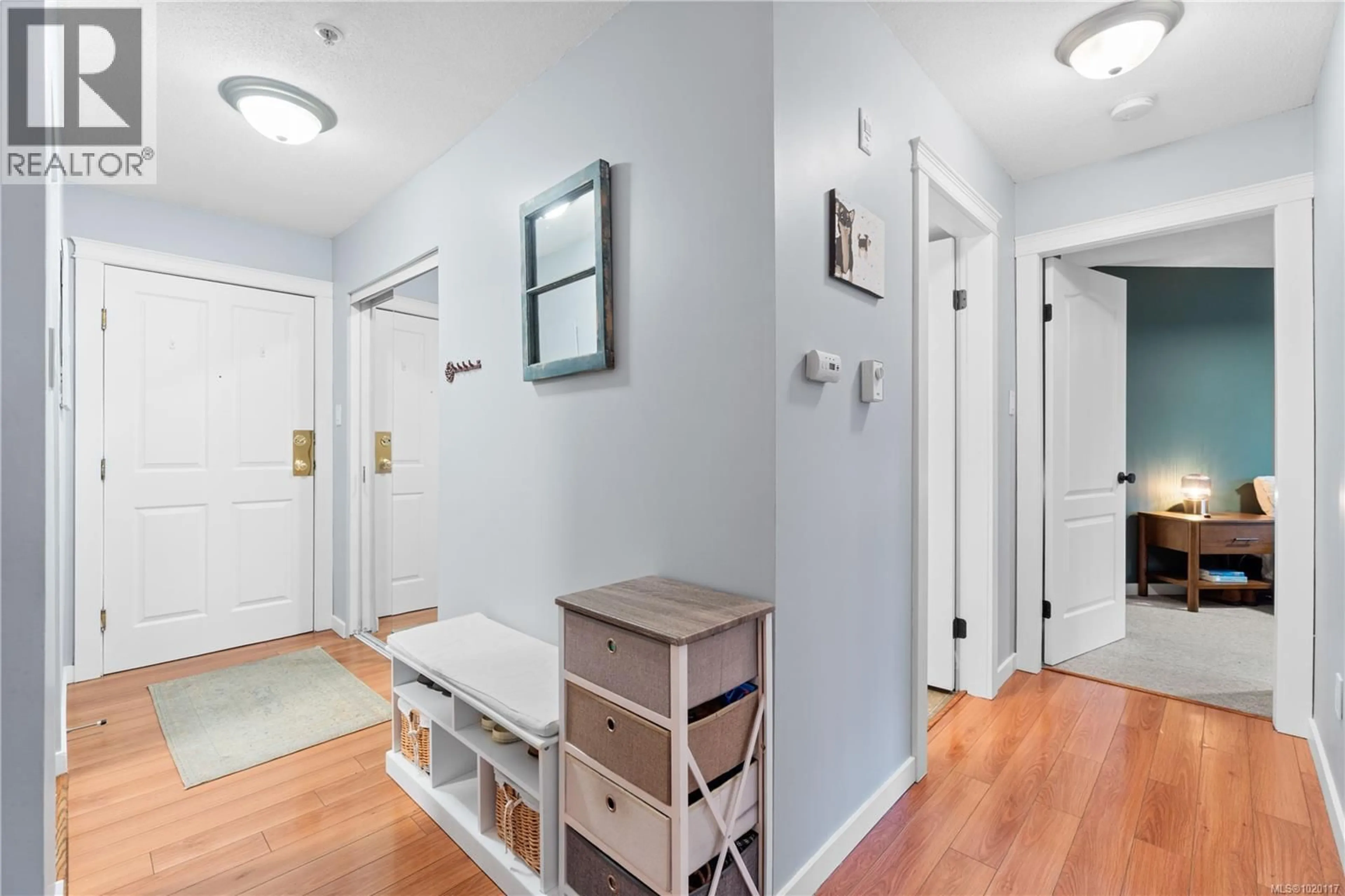 Indoor entryway for 310 - 1685 ESTEVAN ROAD, Nanaimo British Columbia V9S5V9