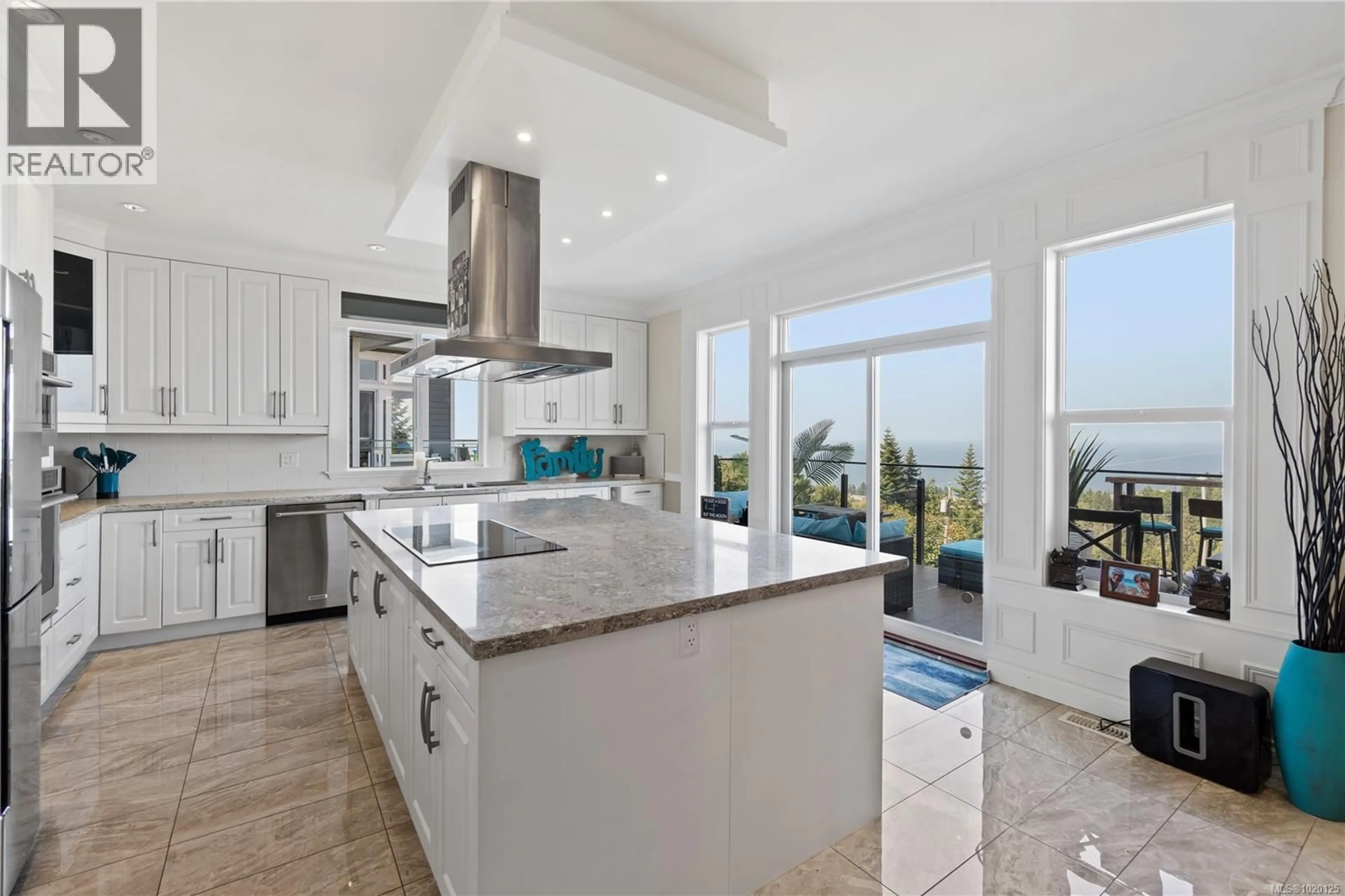 Open concept kitchen, ceramic/tile floor for 5013 LAGUNA WAY, Nanaimo British Columbia V9T5L6