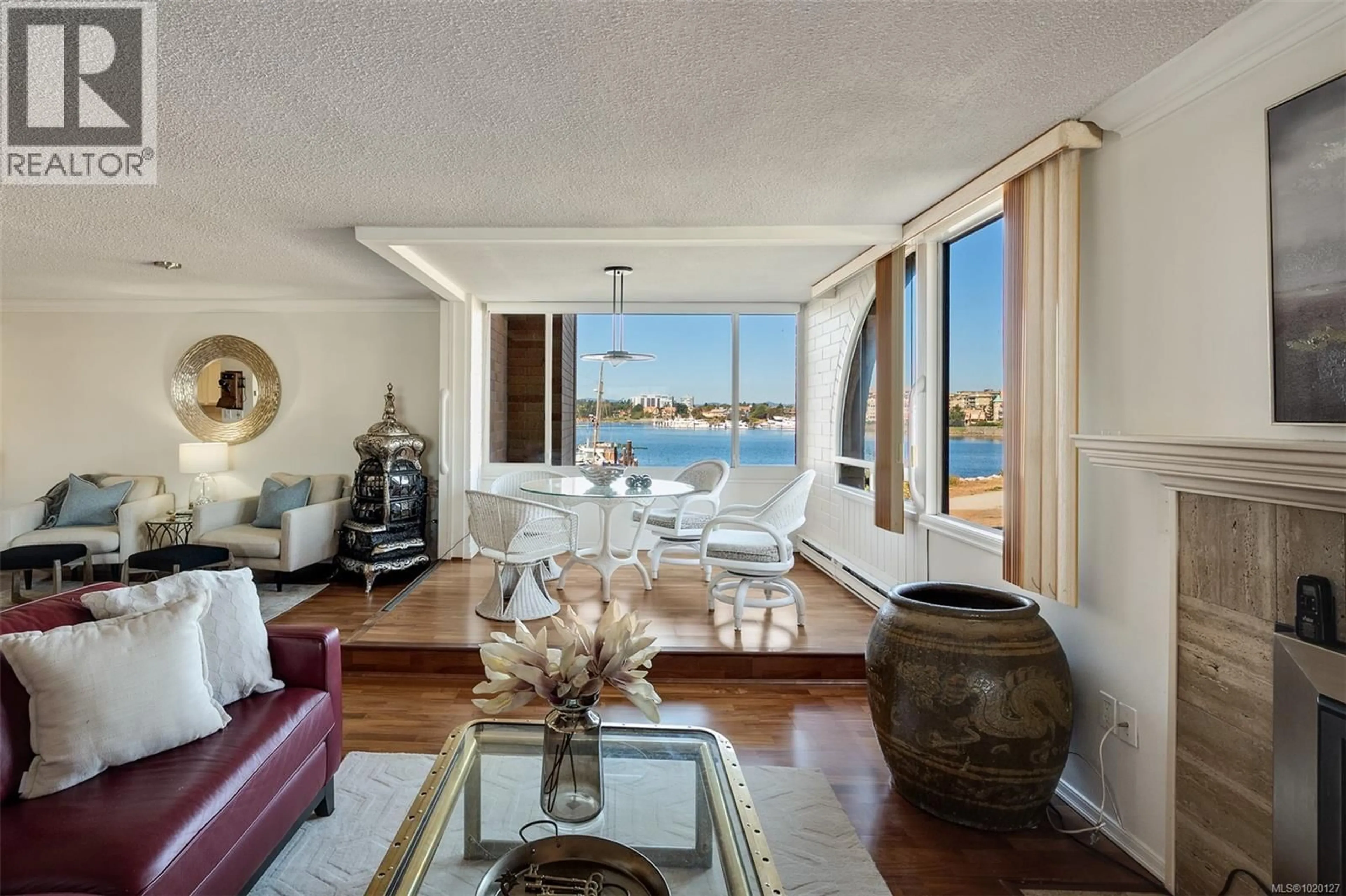 Living room with furniture, unknown for 201 - 640 MONTREAL STREET, Victoria British Columbia V8V1Z8