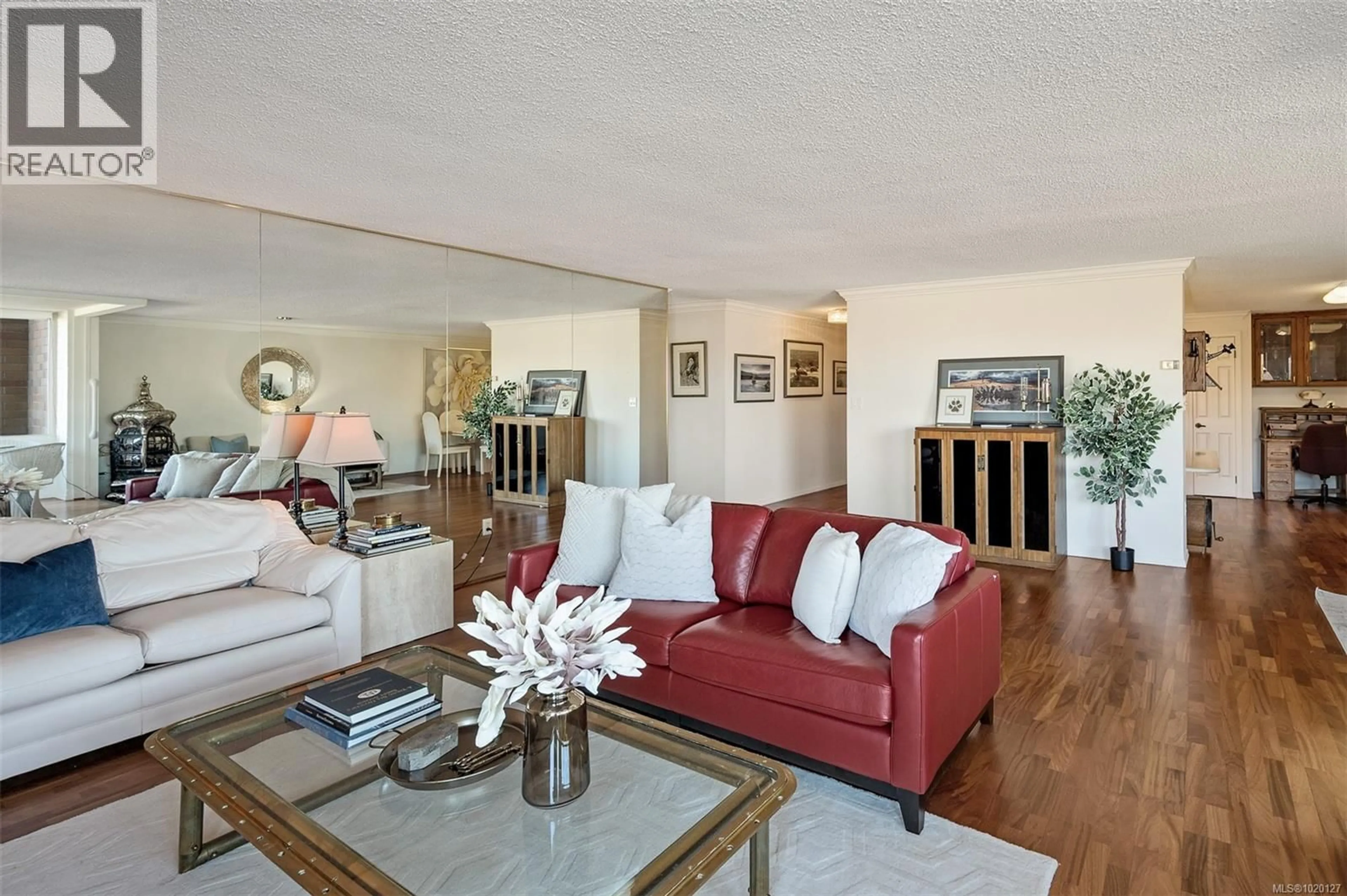 Living room with furniture, unknown for 201 - 640 MONTREAL STREET, Victoria British Columbia V8V1Z8