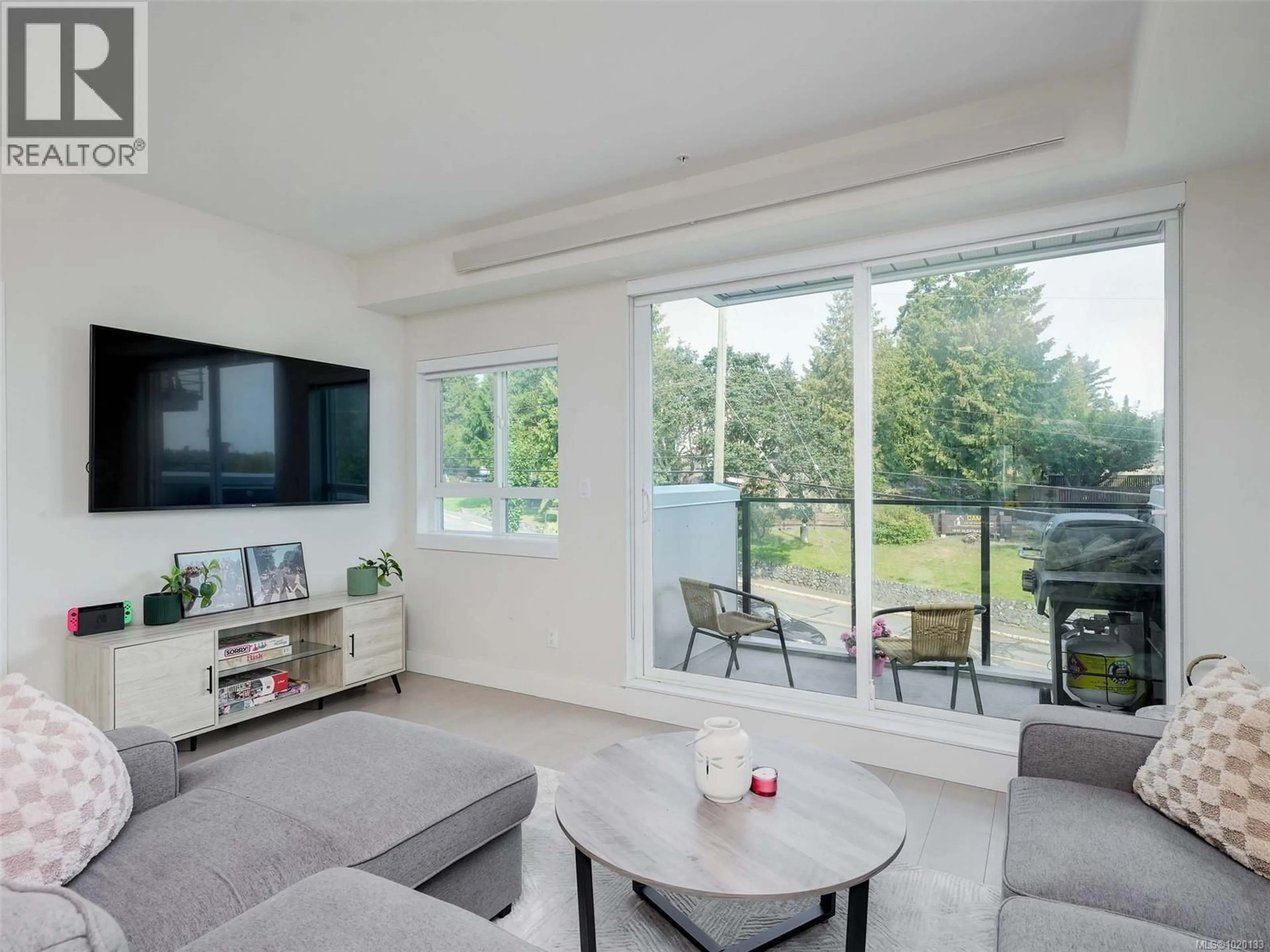 Living room with furniture, unknown for 306 - 1450 GLENTANA ROAD, View Royal British Columbia V9A0H6