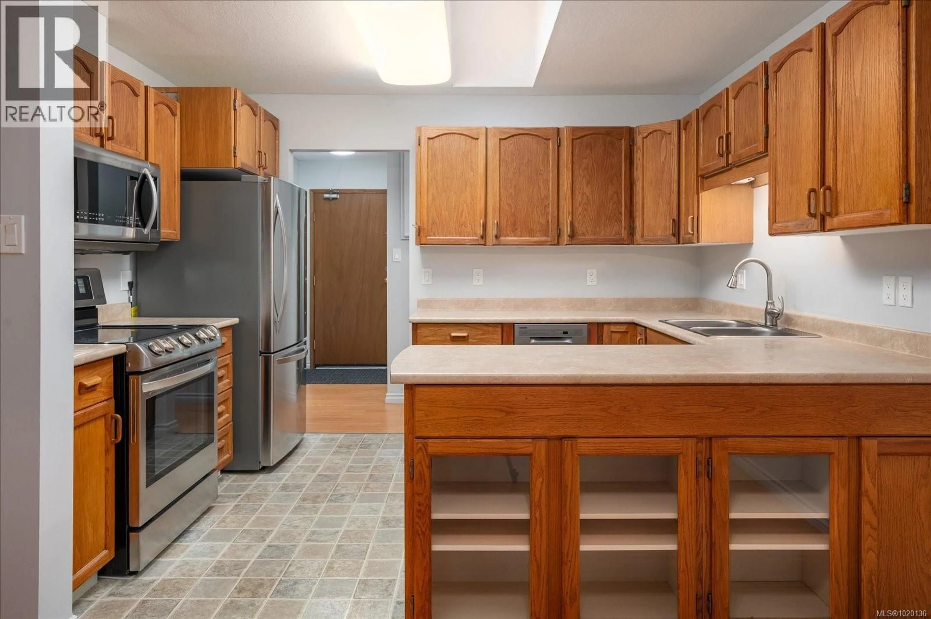 Standard kitchen, unknown for 6 - 219 BAGSHAW STREET, Parksville British Columbia V9P2H3