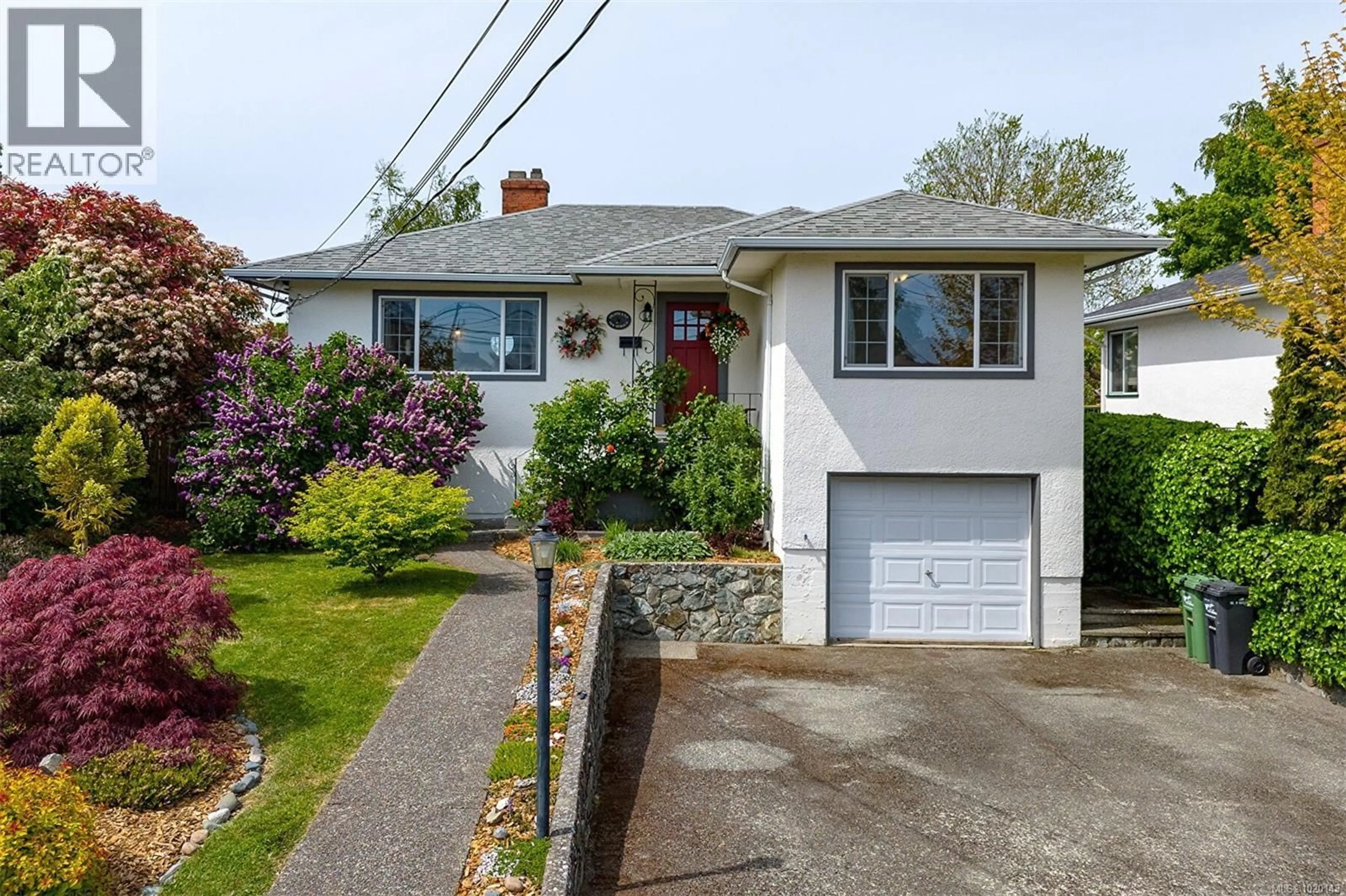 Home with vinyl exterior material, street for 1476 STROUD ROAD, Victoria British Columbia V8T2K9