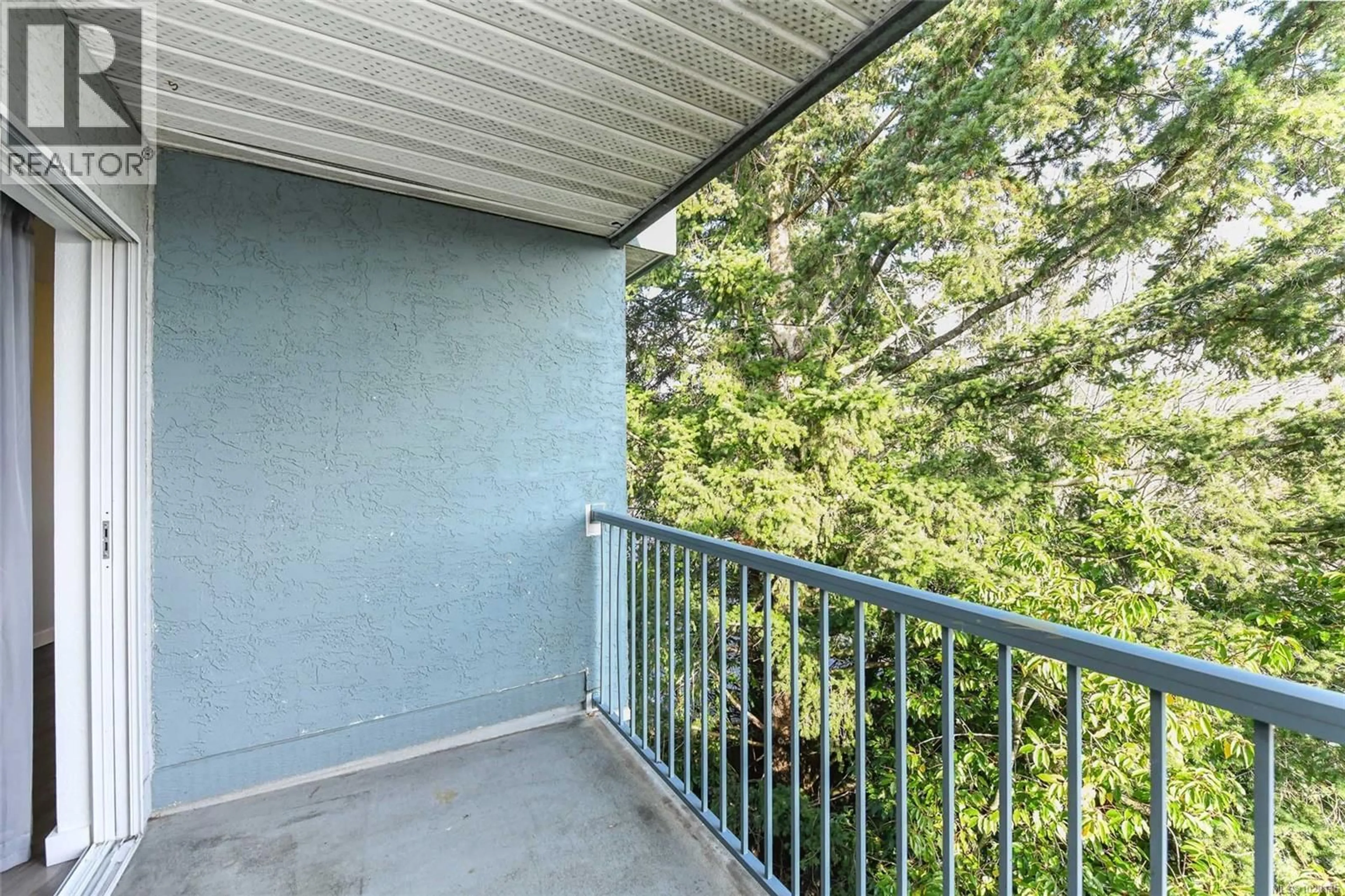 Balcony in the apartment, water/lake/river/ocean view for 409 - 1050 BRAIDWOOD ROAD, Courtenay British Columbia V9N3R9