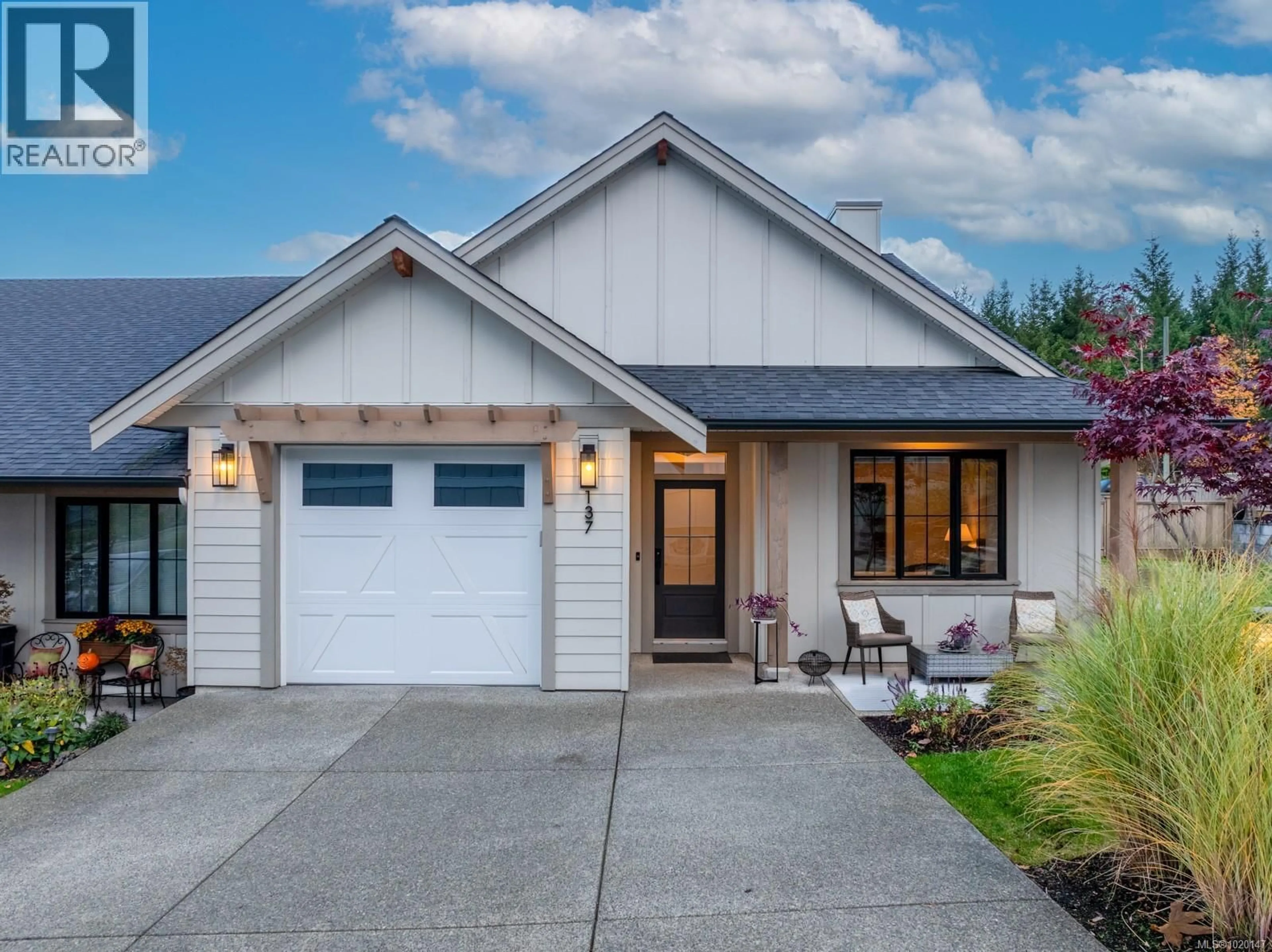 Home with vinyl exterior material, street for 137 - 4098 BUCKSTONE ROAD, Courtenay British Columbia V9N0H2