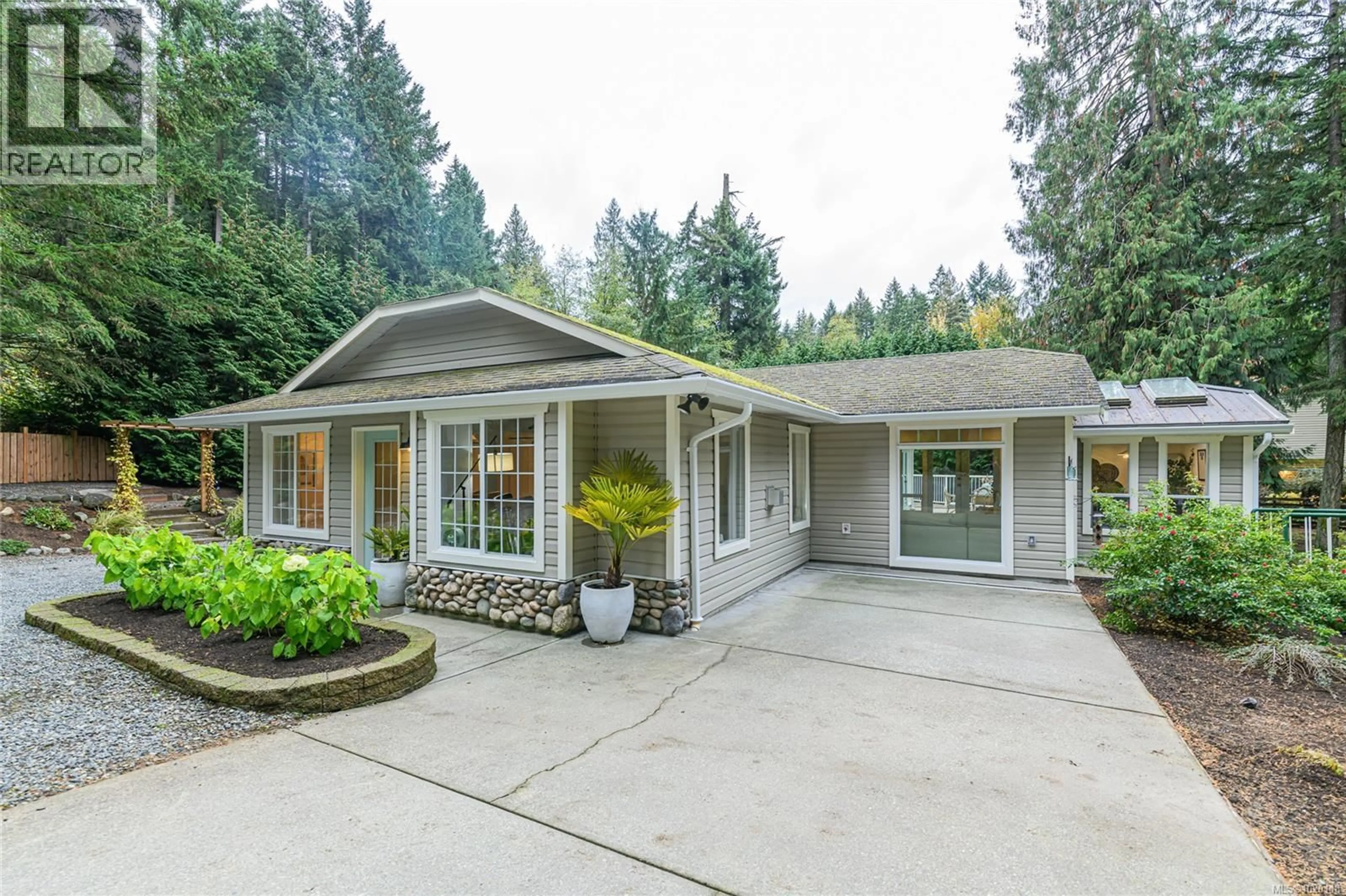 Home with vinyl exterior material, street for 1222 BRAITHWAITE DRIVE, Cobble Hill British Columbia V8H0G3