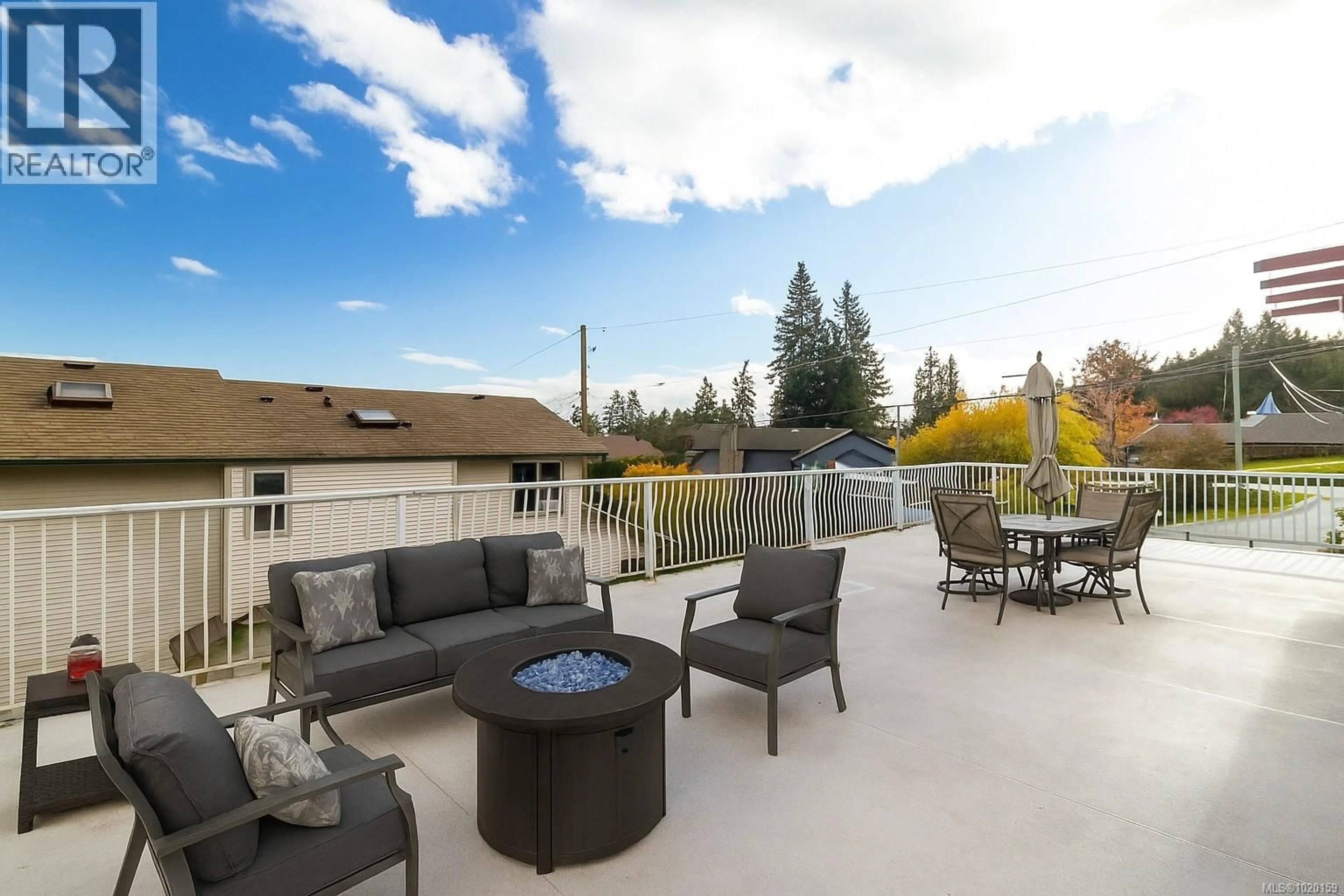 Patio, mountain view for 3243 COOK STREET, Chemainus British Columbia V0R1K2