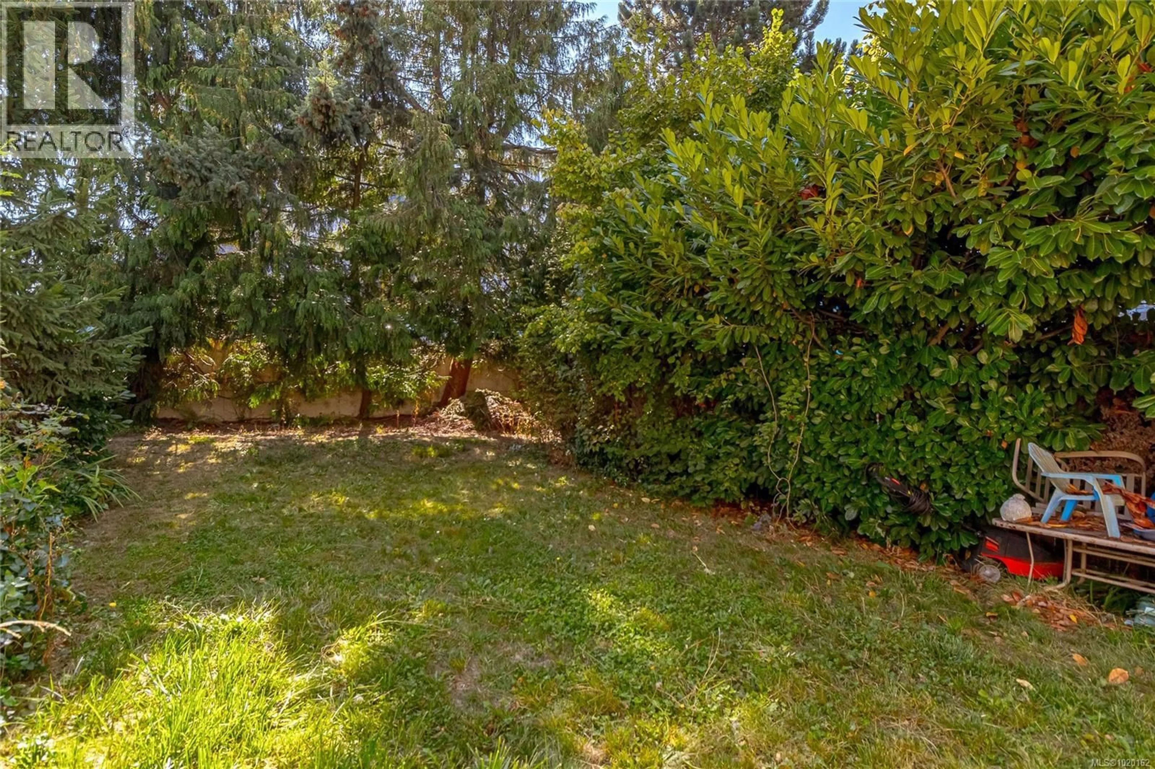 Patio, forest/trees view for 841/839 PRINCESS AVENUE, Victoria British Columbia V8T1K7