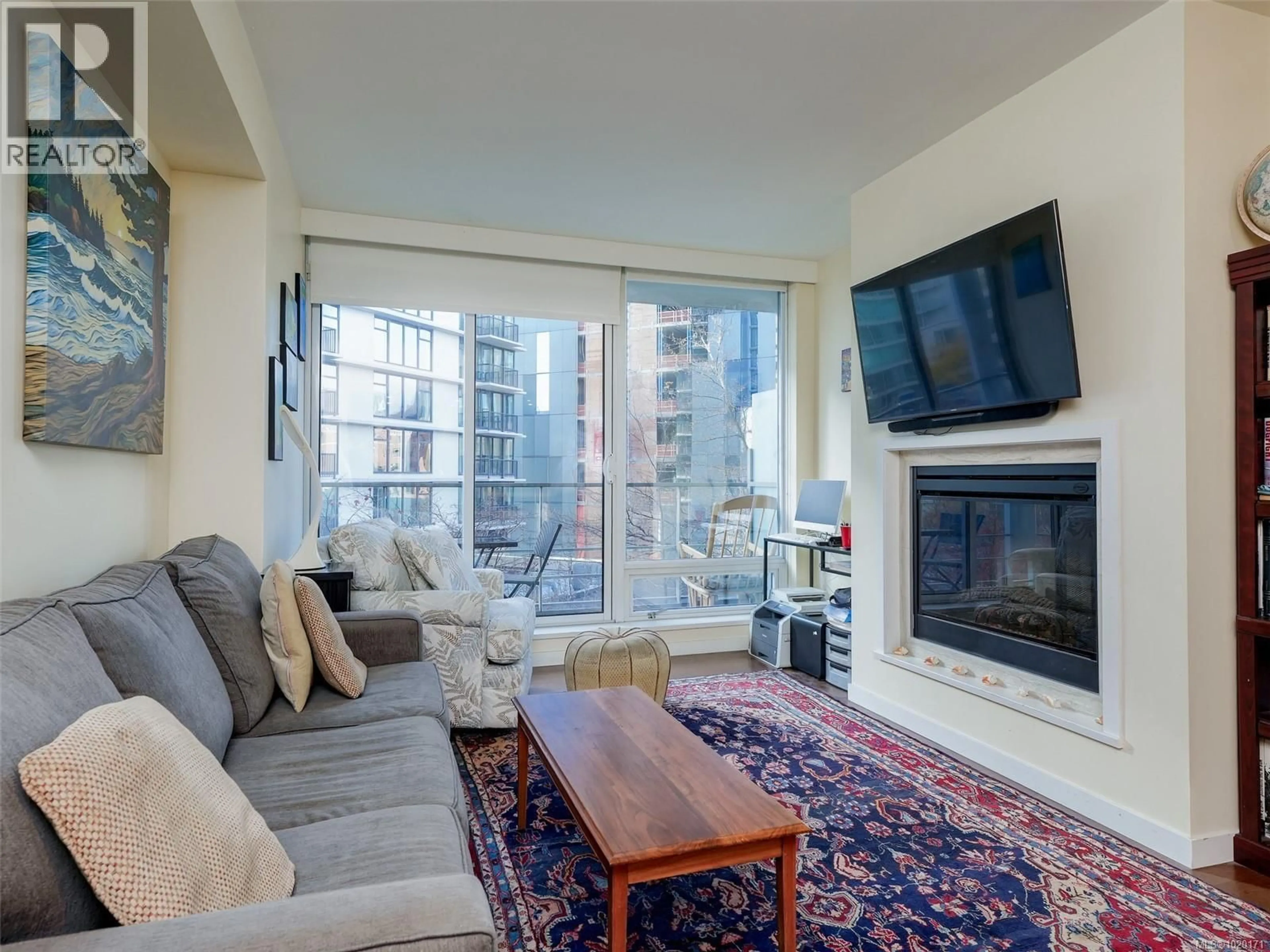 Living room with furniture, unknown for 403 - 708 BURDETT AVENUE, Victoria British Columbia V8W0A8