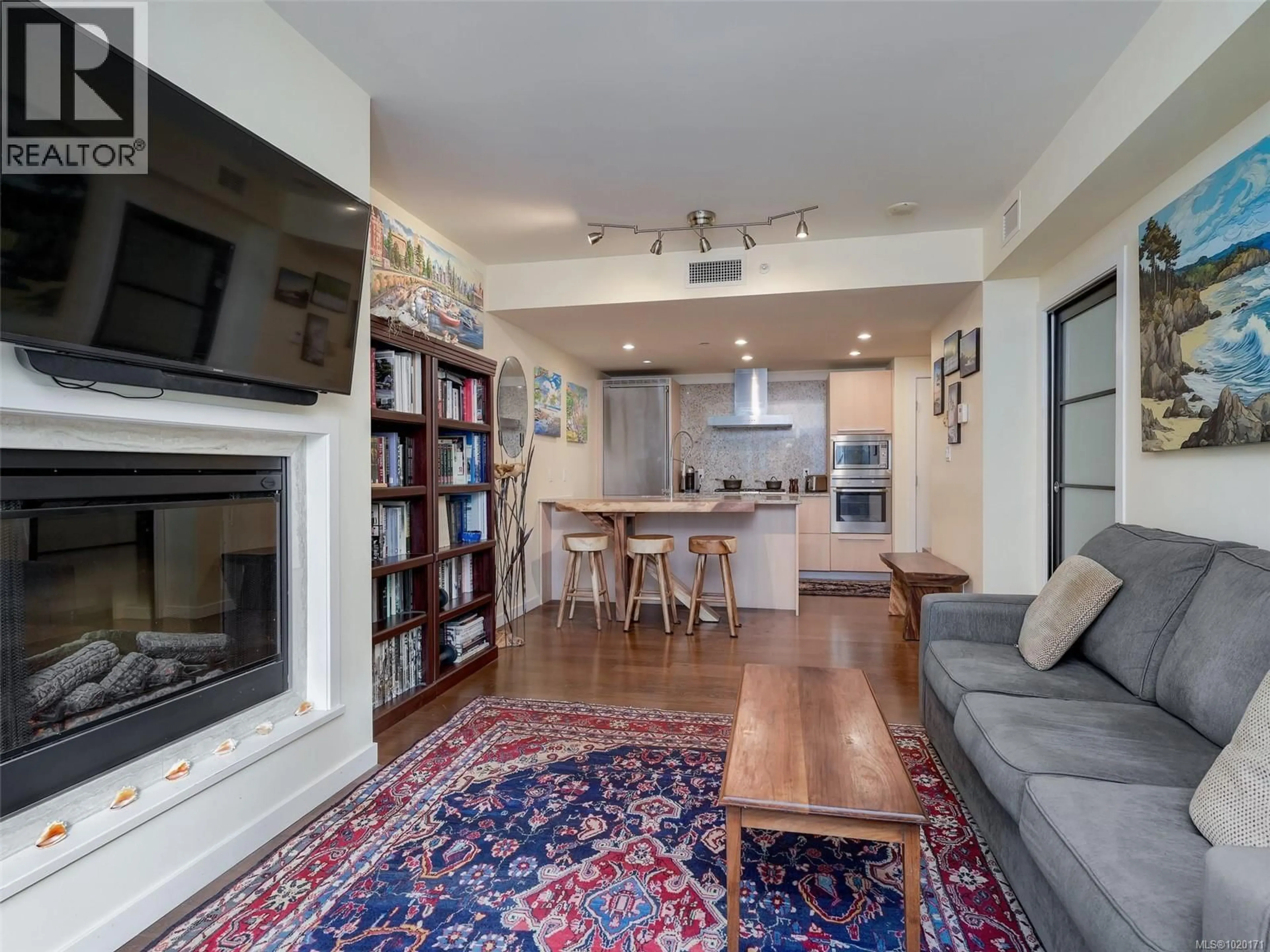 Living room with furniture, unknown for 403 - 708 BURDETT AVENUE, Victoria British Columbia V8W0A8