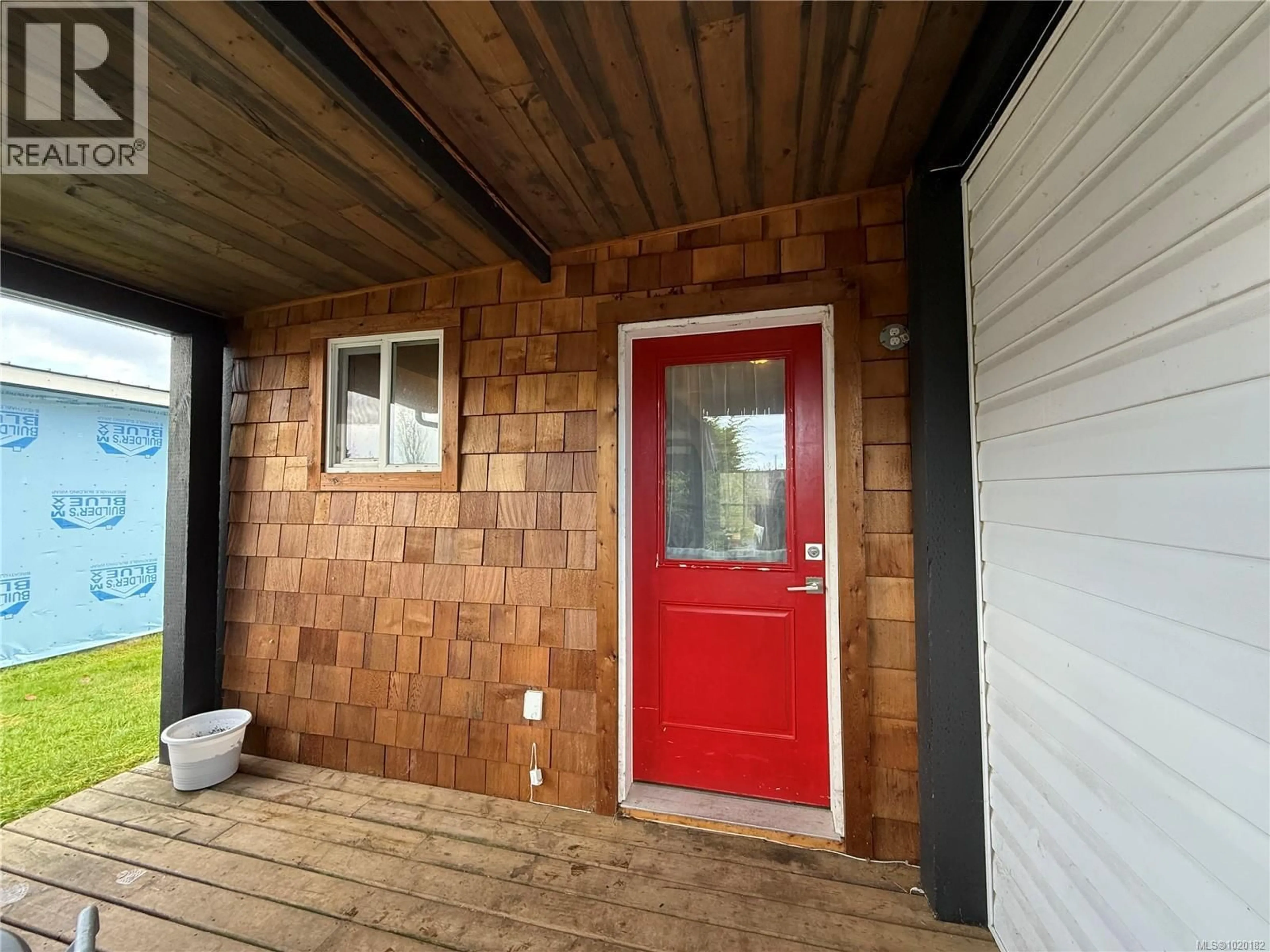 Indoor entryway for 72 - 7100 HIGHVIEW ROAD, Port Hardy British Columbia V0N2P0