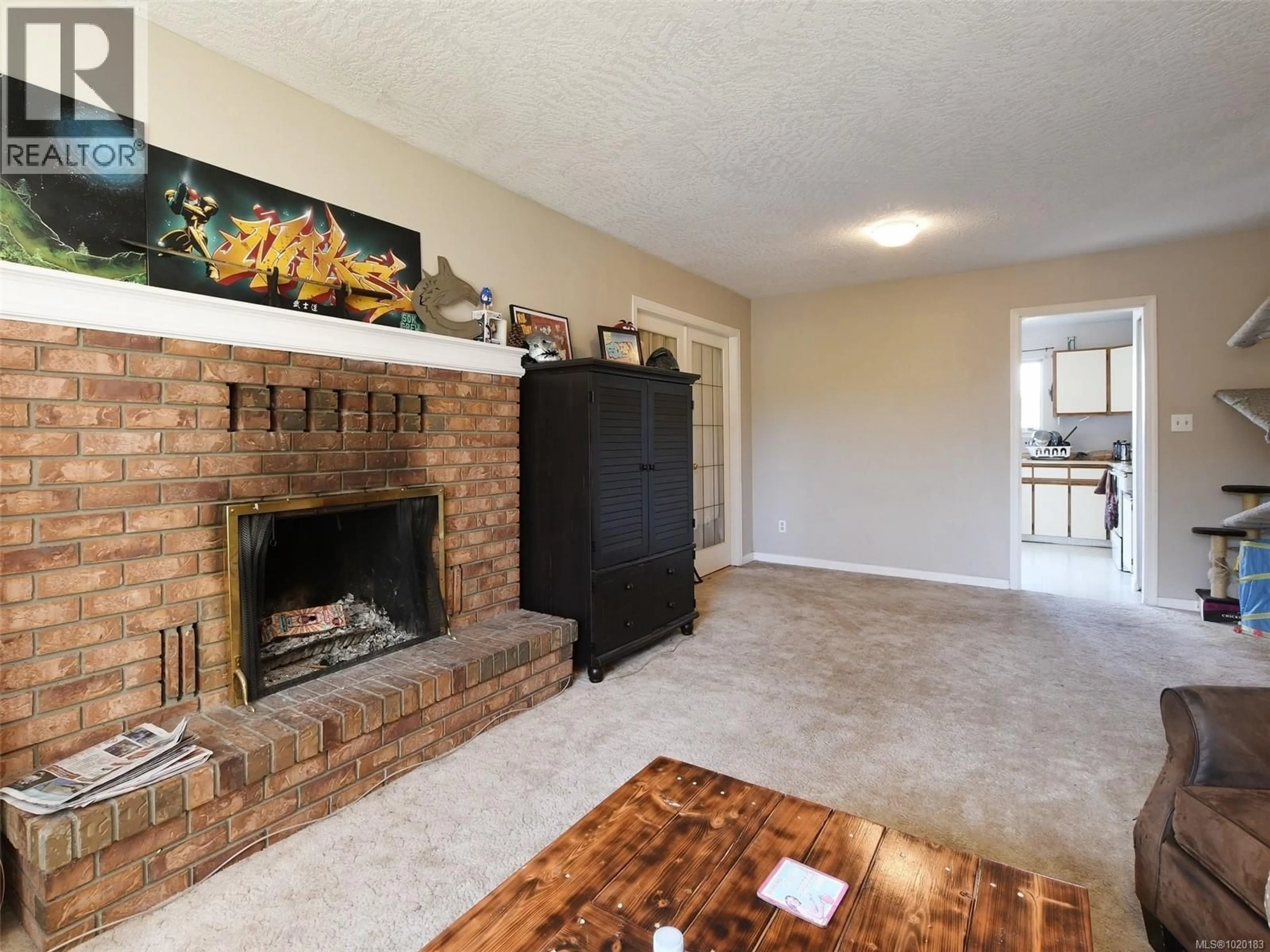 Living room with furniture, unknown for 3944 RAINBOW STREET, Saanich British Columbia V8X2A4