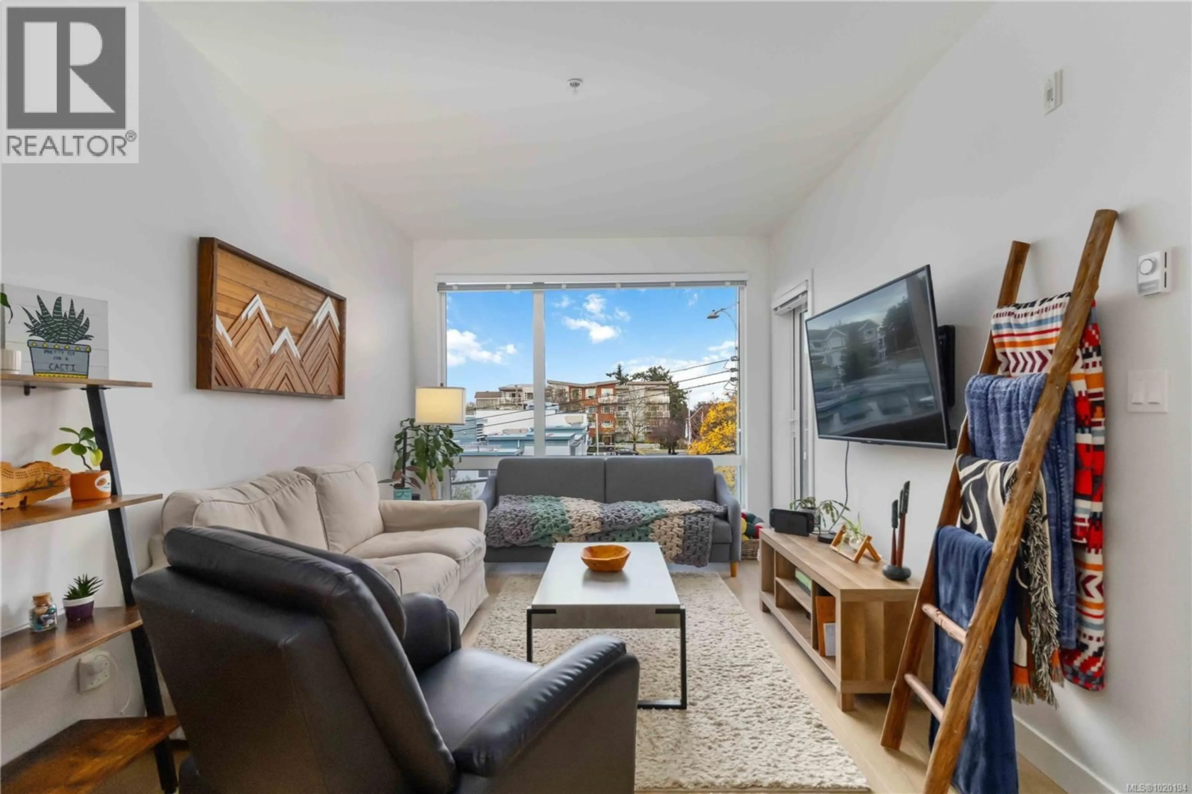 Living room with furniture, unknown for 302 - 9864 FOURTH STREET, Sidney British Columbia V8L2Z4