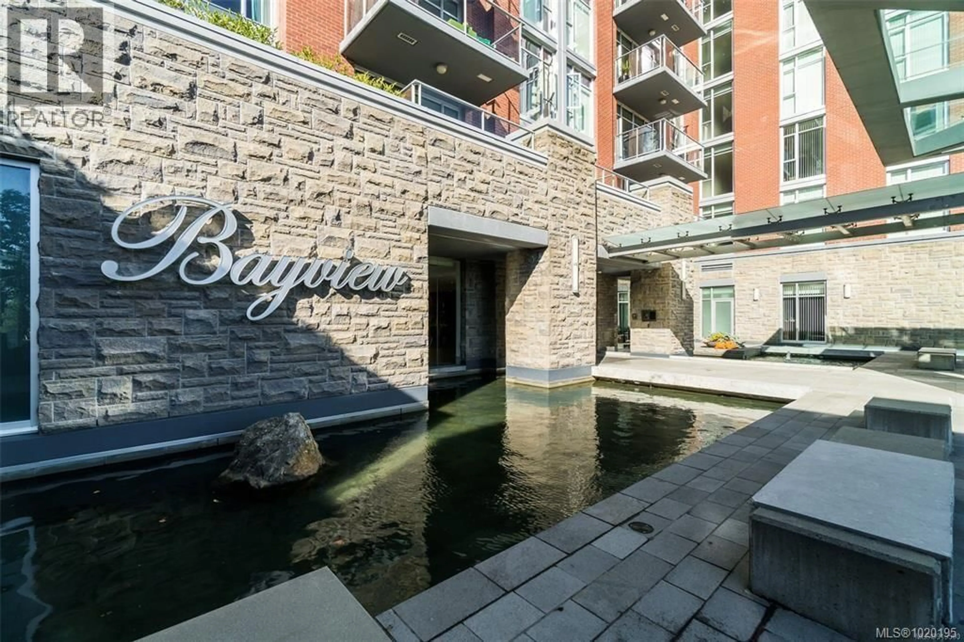 Indoor foyer for 213 - 100 SAGHALIE ROAD, Victoria British Columbia V9A0A1