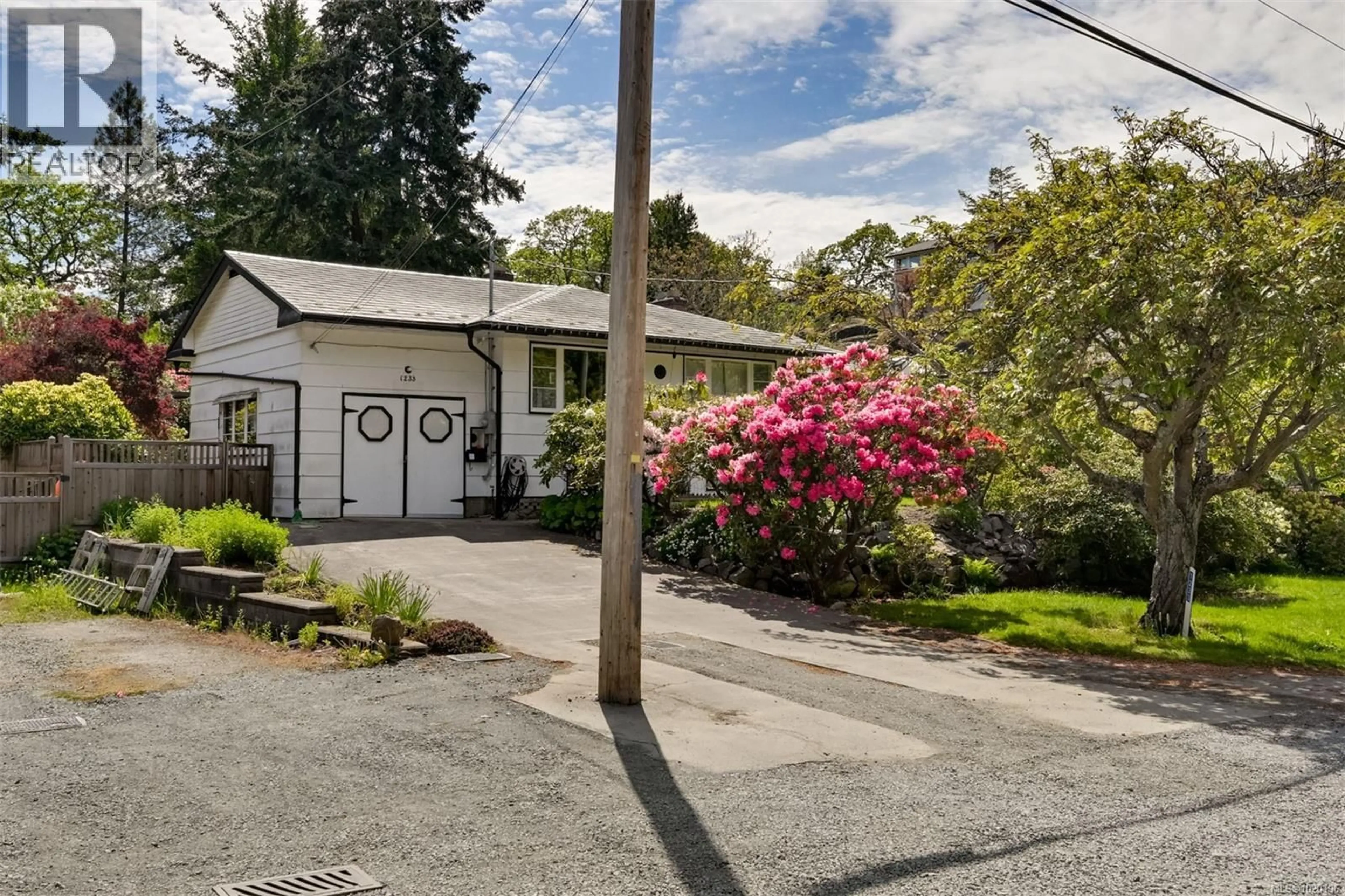 Unknown for 1233 TATTERSALL DRIVE, Saanich British Columbia V8P1Y8