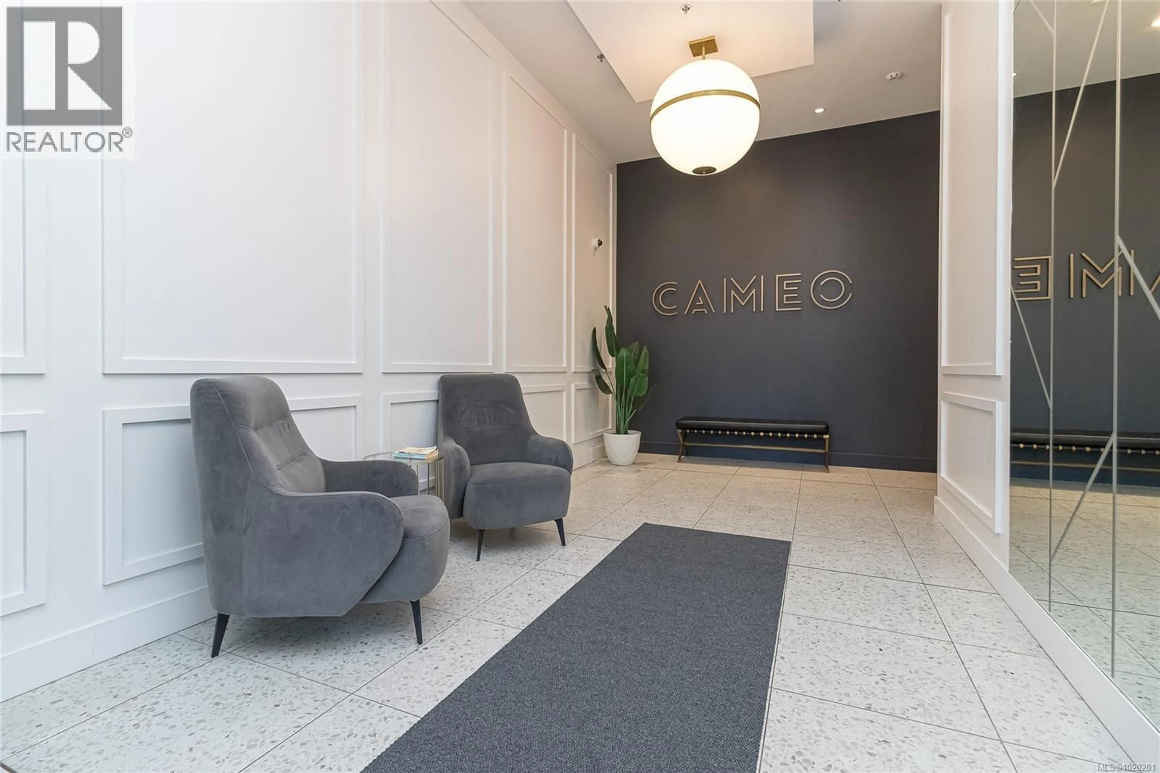 Lobby for 411 - 2461 SIDNEY AVENUE, Sidney British Columbia V8L1Y8