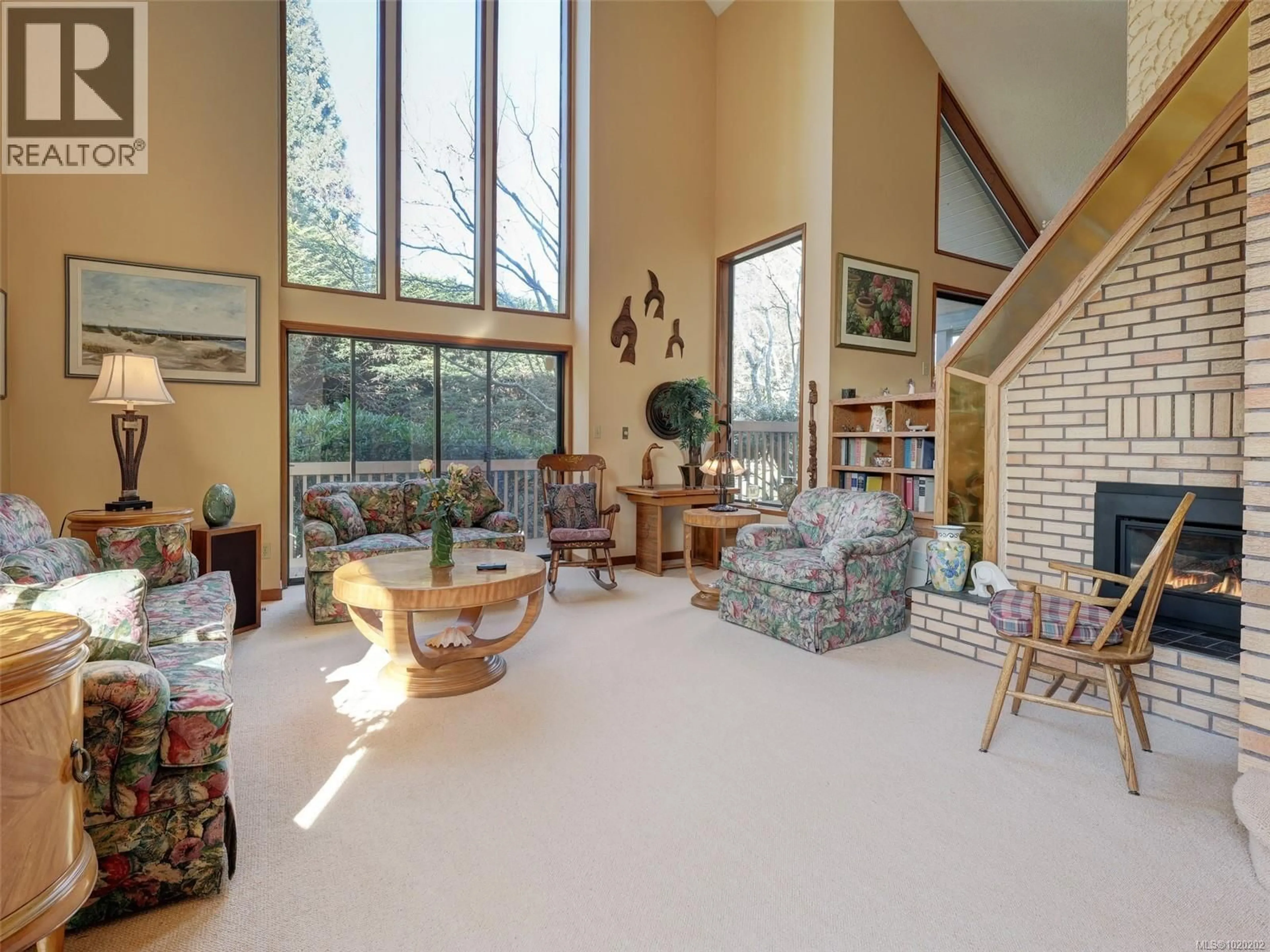 Living room with furniture, unknown for 2761 ARBUTUS ROAD, Saanich British Columbia V8N5X5