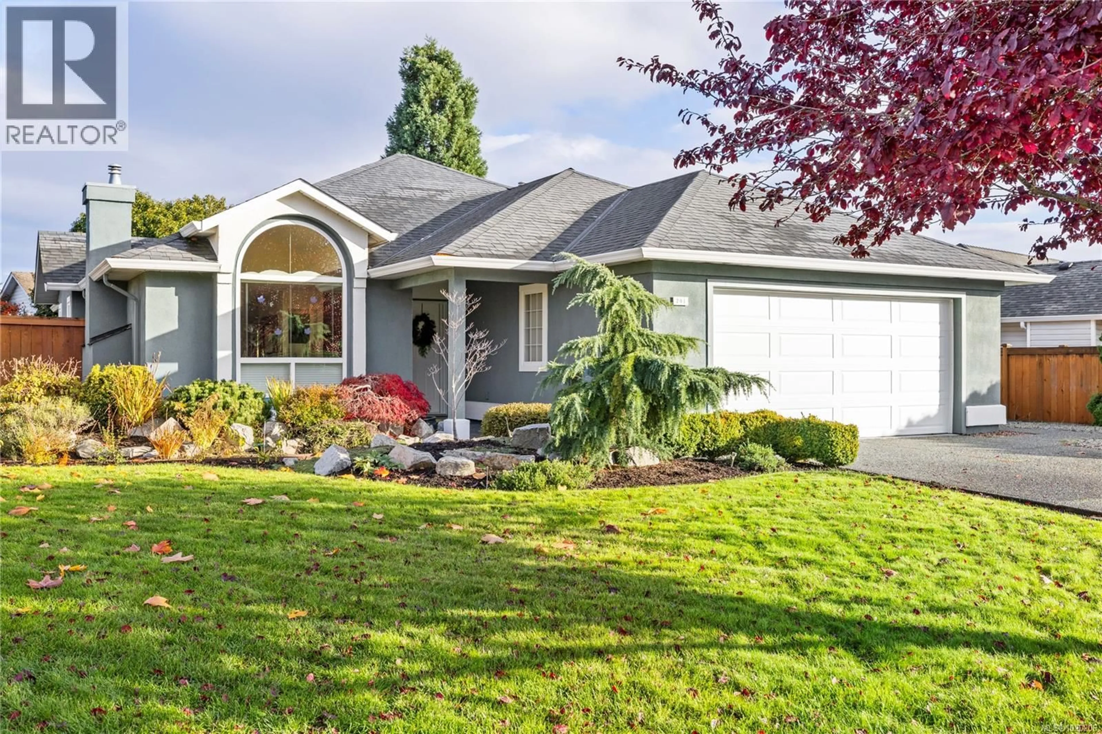 Home with vinyl exterior material, street for 201 CRABAPPLE CRESCENT, Parksville British Columbia V9P2P7