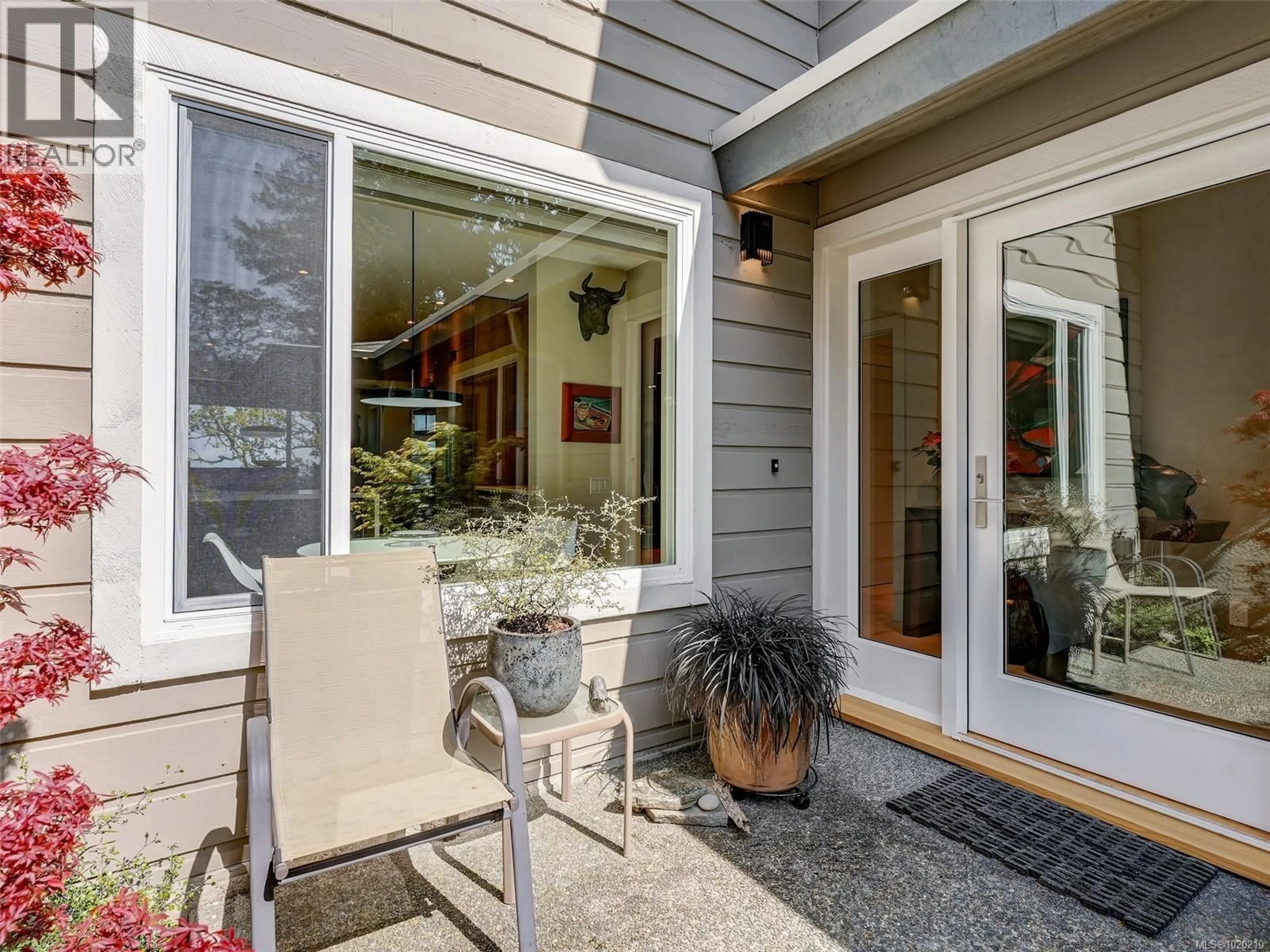 Unknown for 603 - 2829 ARBUTUS ROAD, Saanich British Columbia V8N5X5