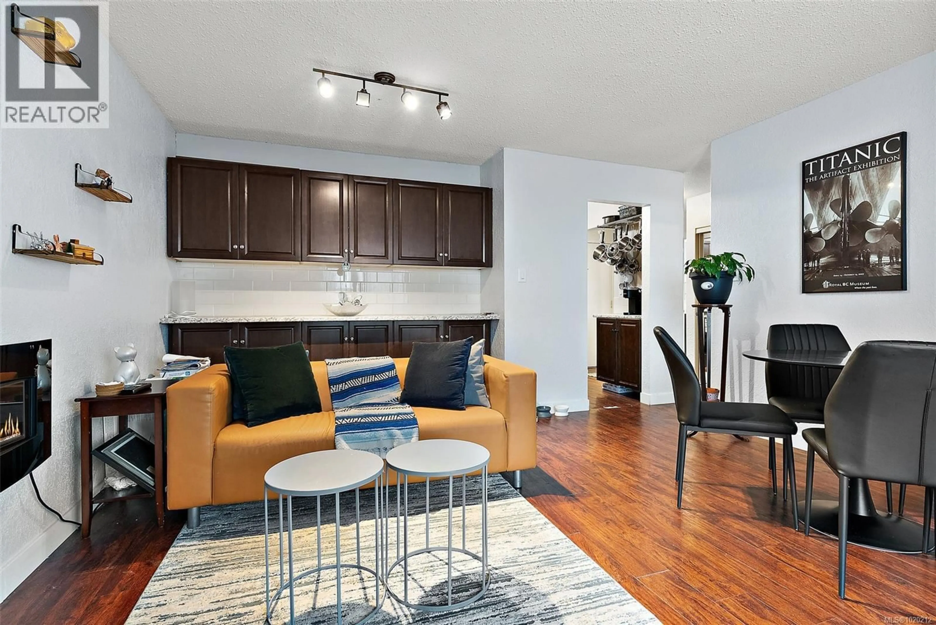 Living room with furniture, unknown for 104 - 2610 GRAHAM STREET, Victoria British Columbia V8T3Y9