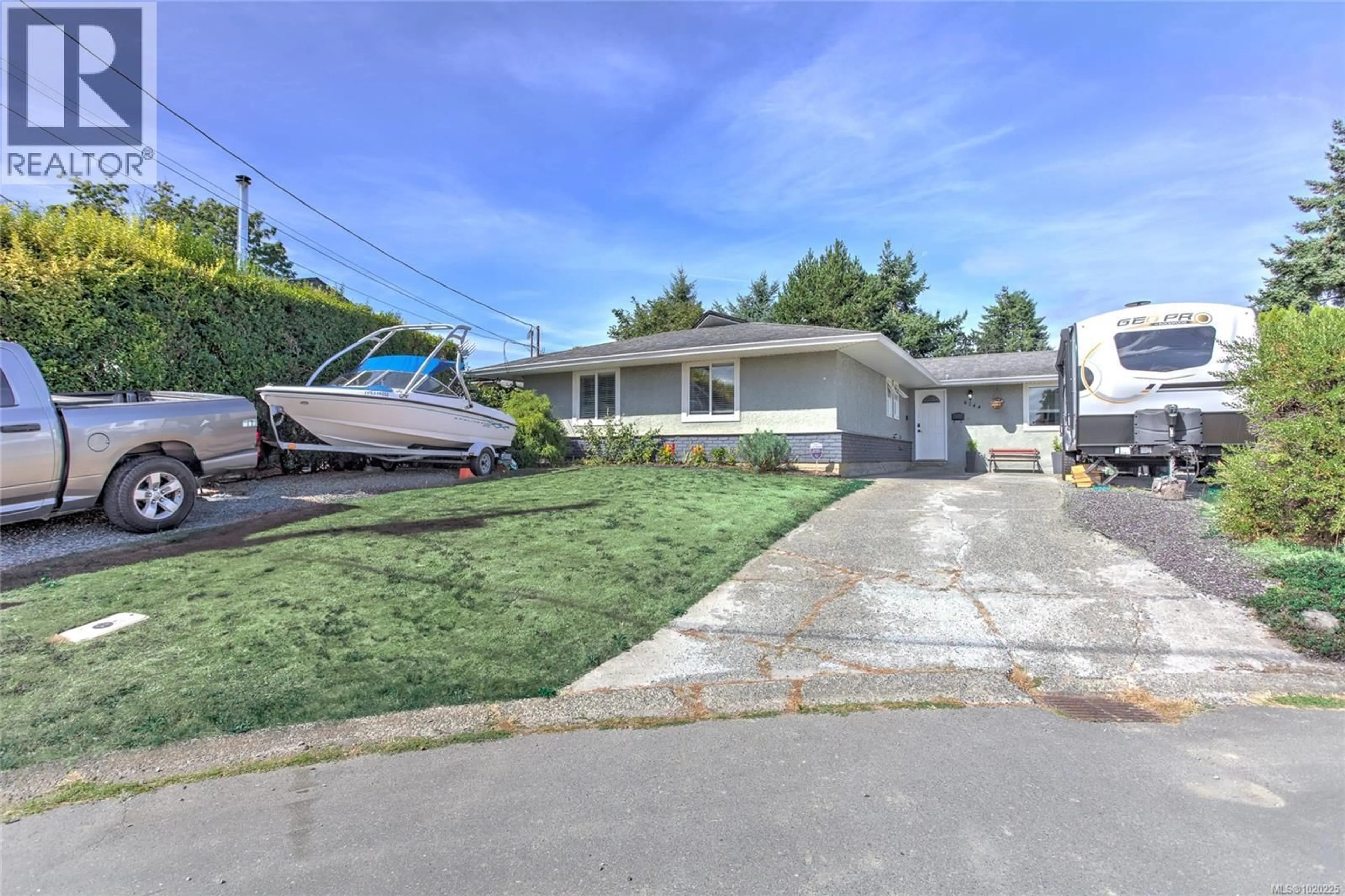 A pic from outside/outdoor area/front of a property/back of a property/a pic from drone, street for 6144 EDGEHILL PLACE, Duncan British Columbia V9L4R1