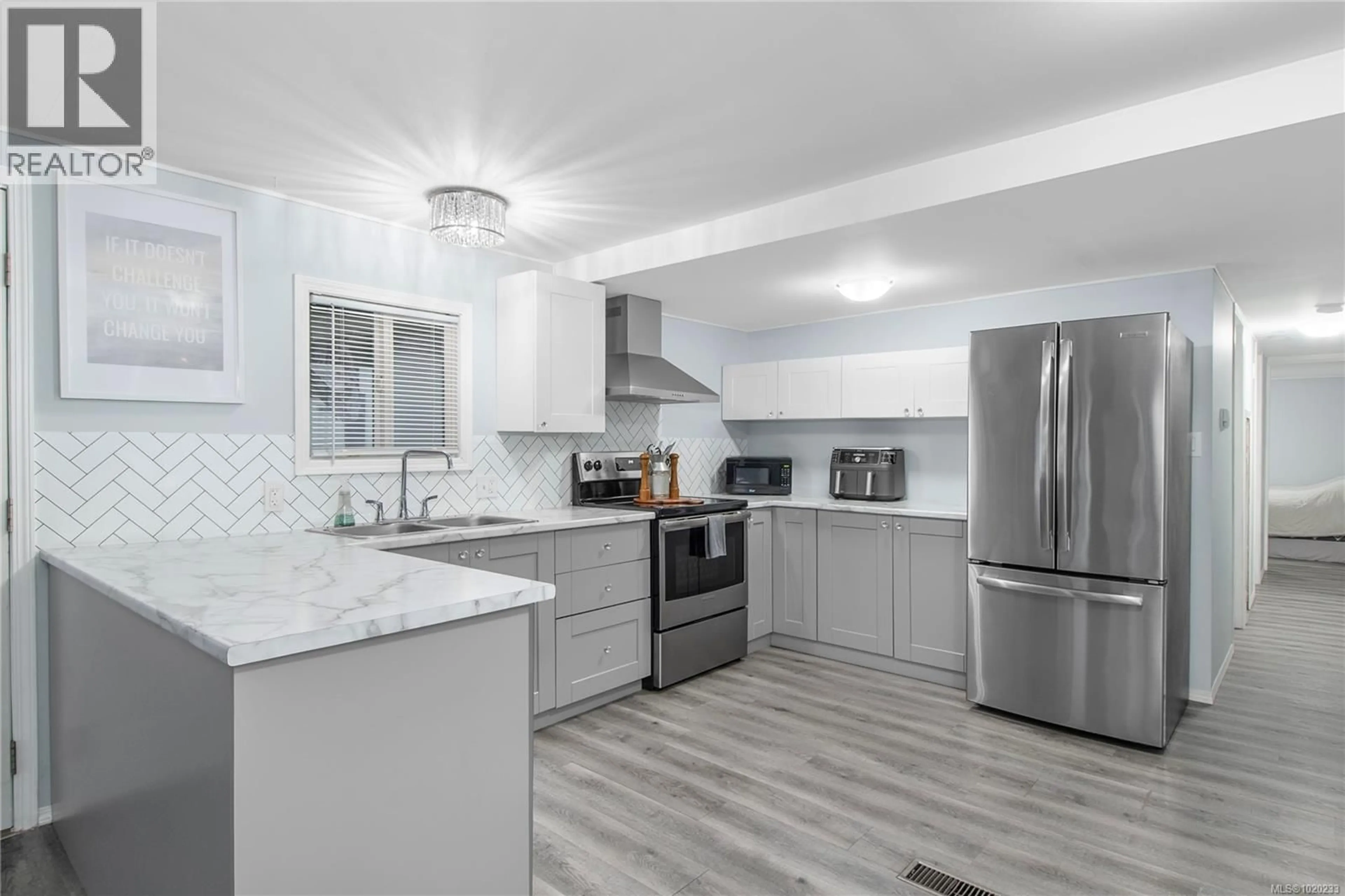 Open concept kitchen, ceramic/tile floor for 16 - 2520 QUINSAM ROAD, Campbell River British Columbia V9W4N4